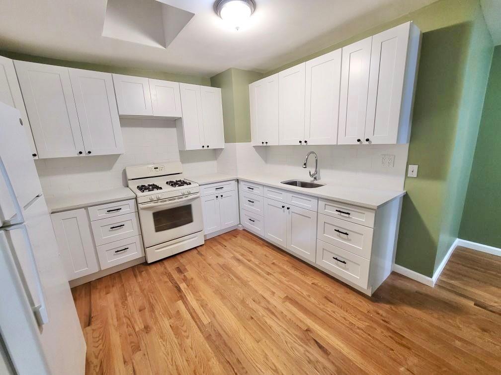 Single Family Grand  Westchester County, NY 10520, MLS-875207-2