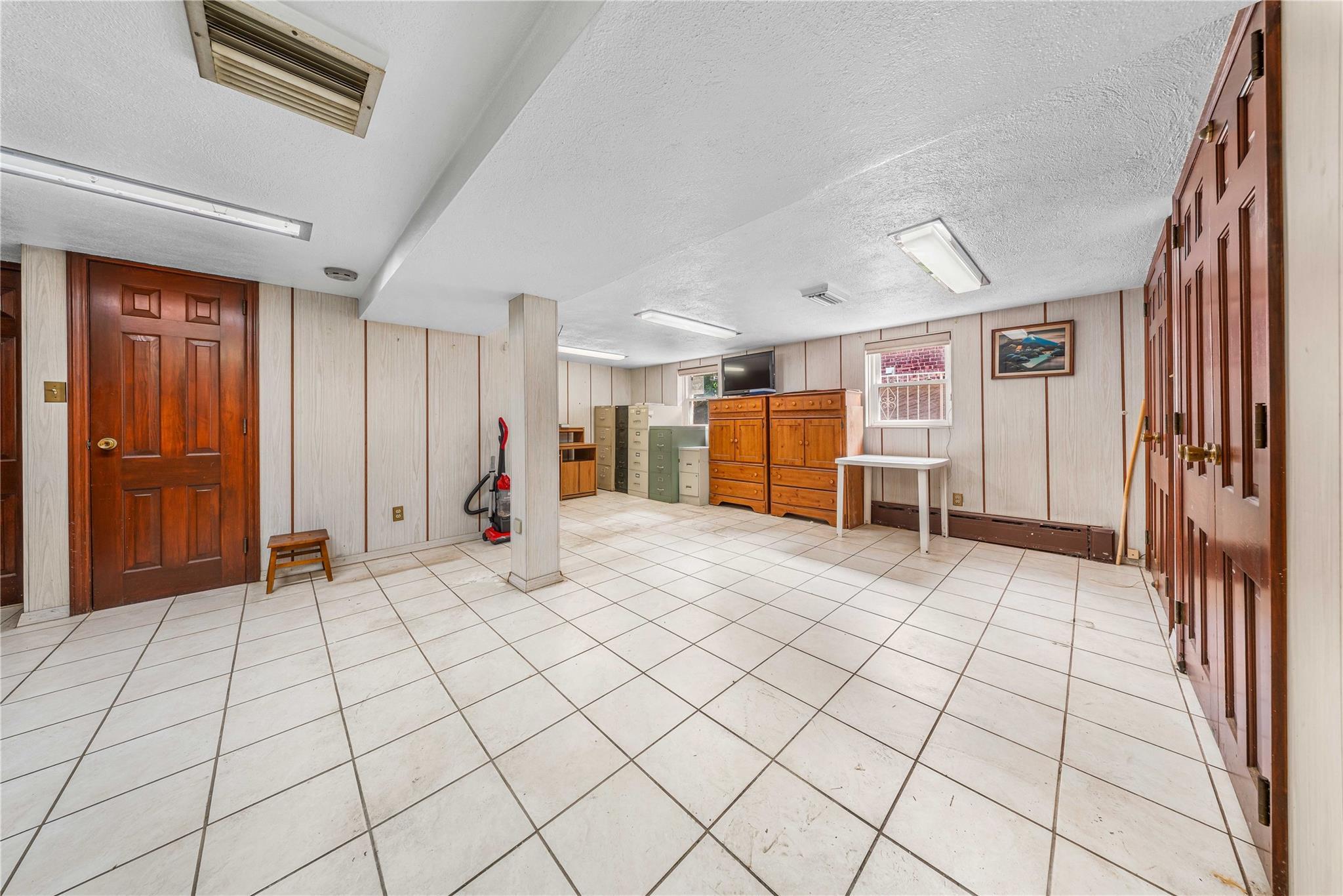 Single Family 11 Avenue  Queens, NY 11357, MLS-875211-13