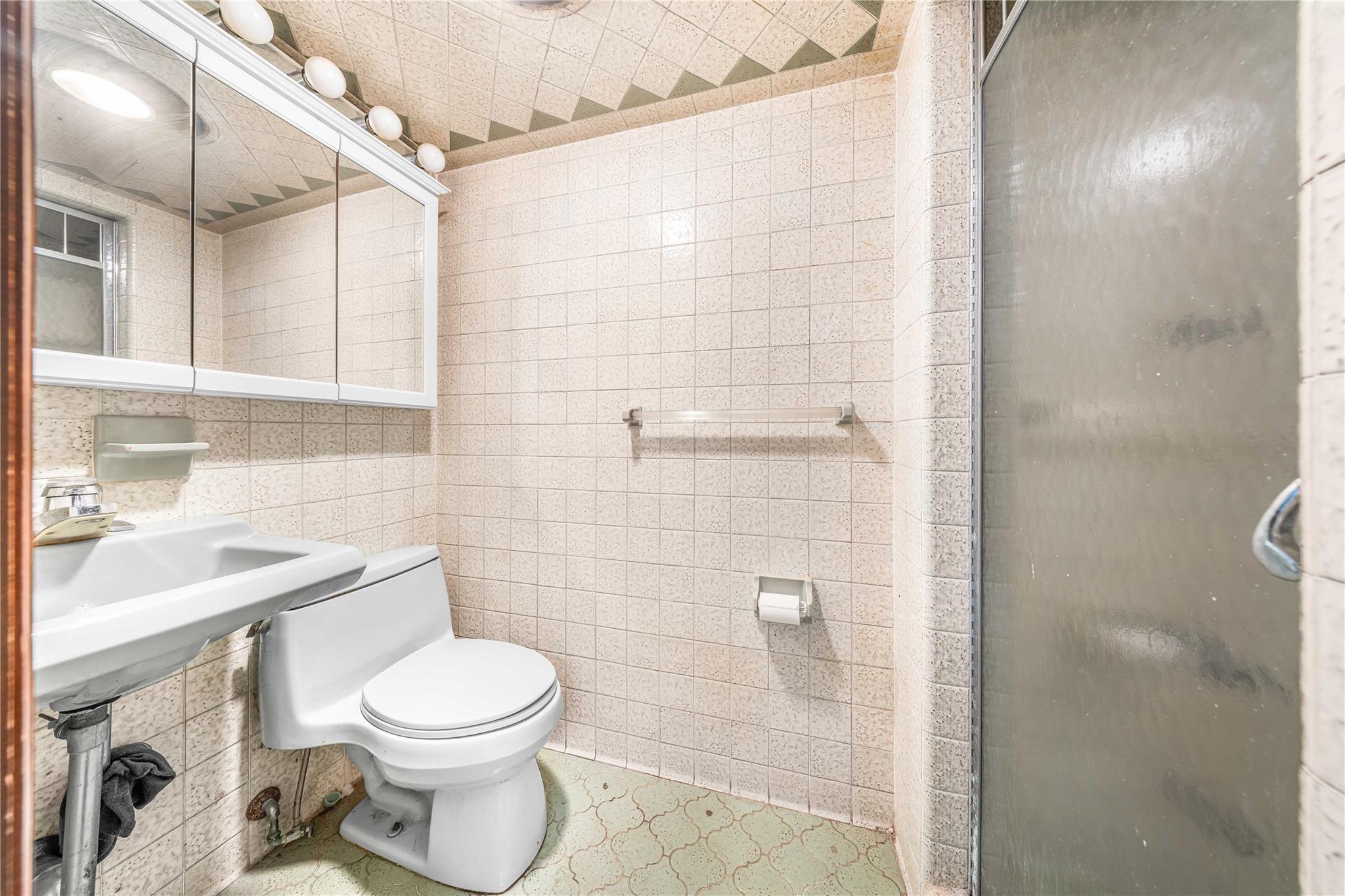 Single Family 11 Avenue  Queens, NY 11357, MLS-875211-14