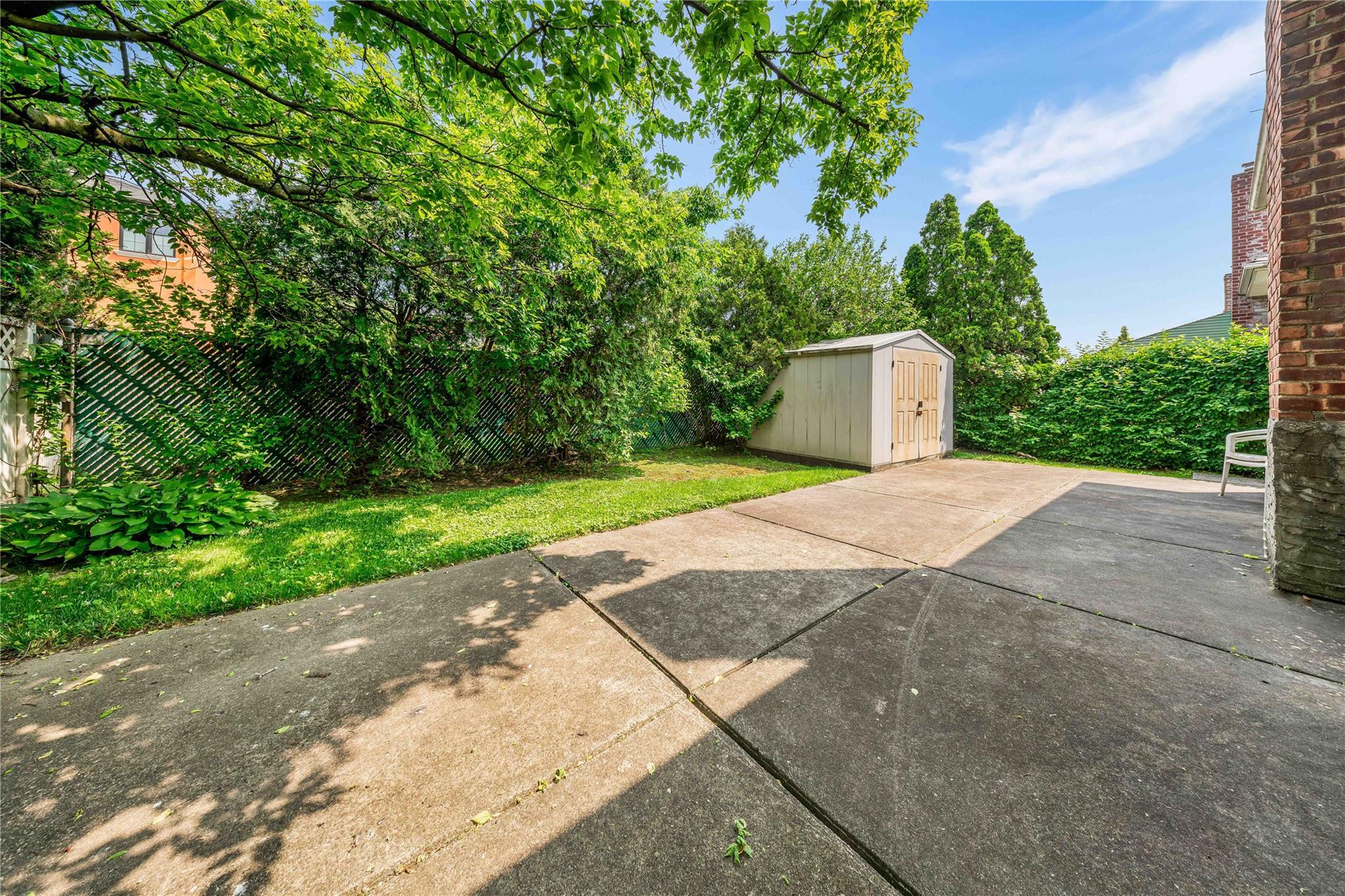 Single Family 11 Avenue  Queens, NY 11357, MLS-875211-16