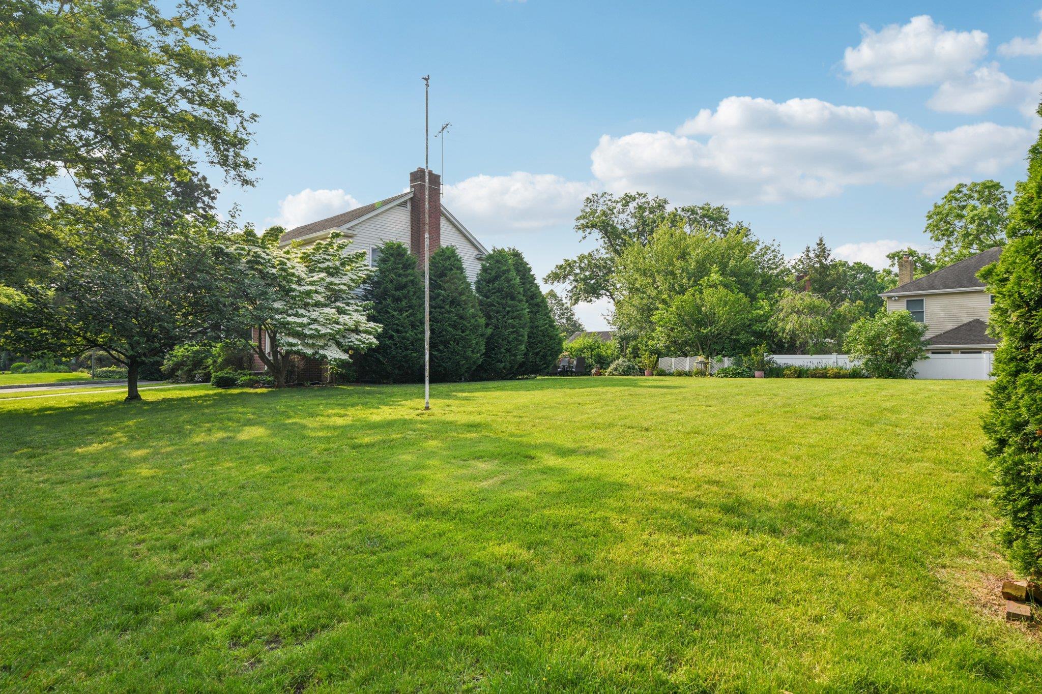 Single Family Ogden  Nassau County, NY 11596, MLS-875219-22