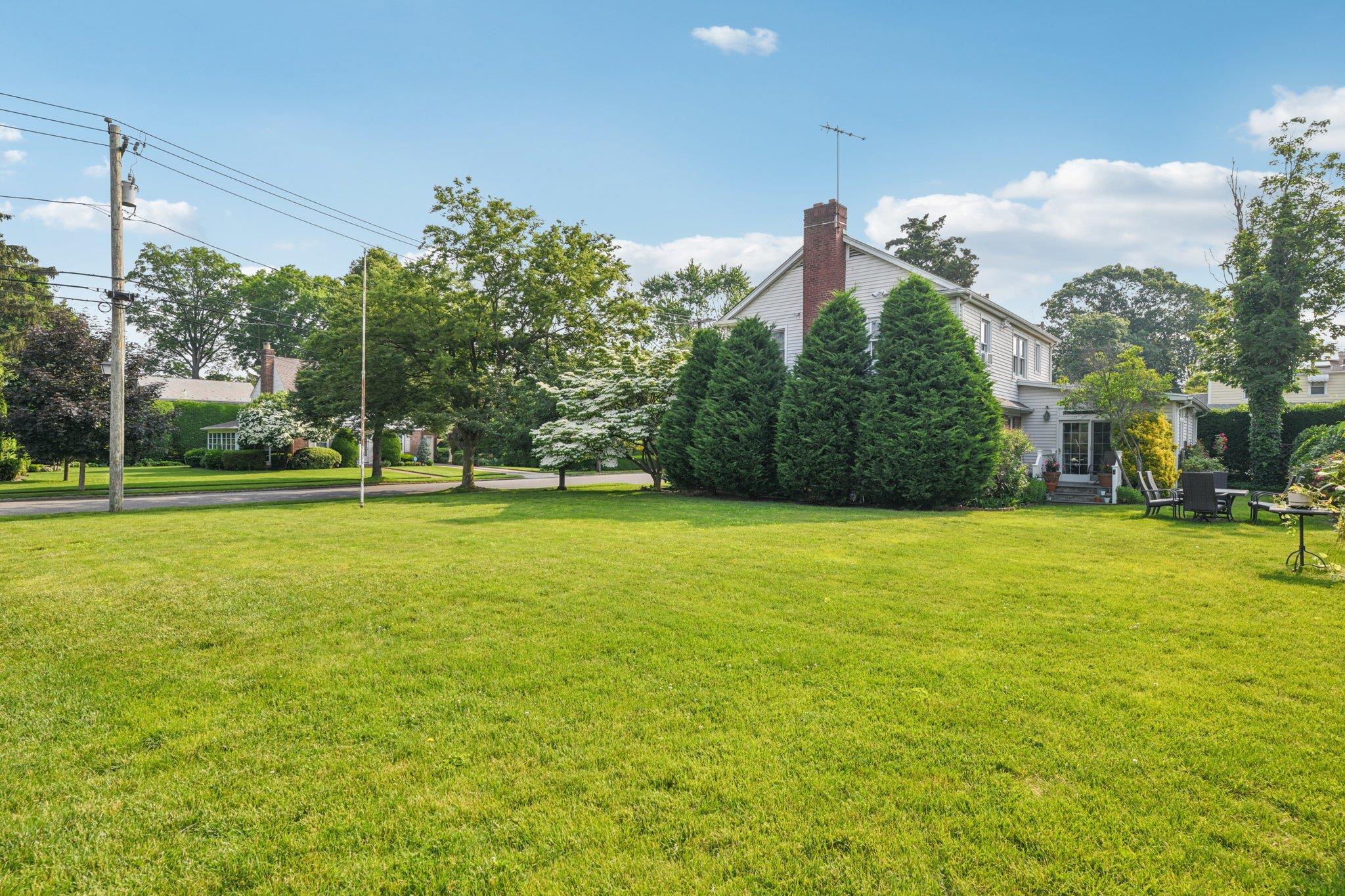 Single Family Ogden  Nassau County, NY 11596, MLS-875219-23