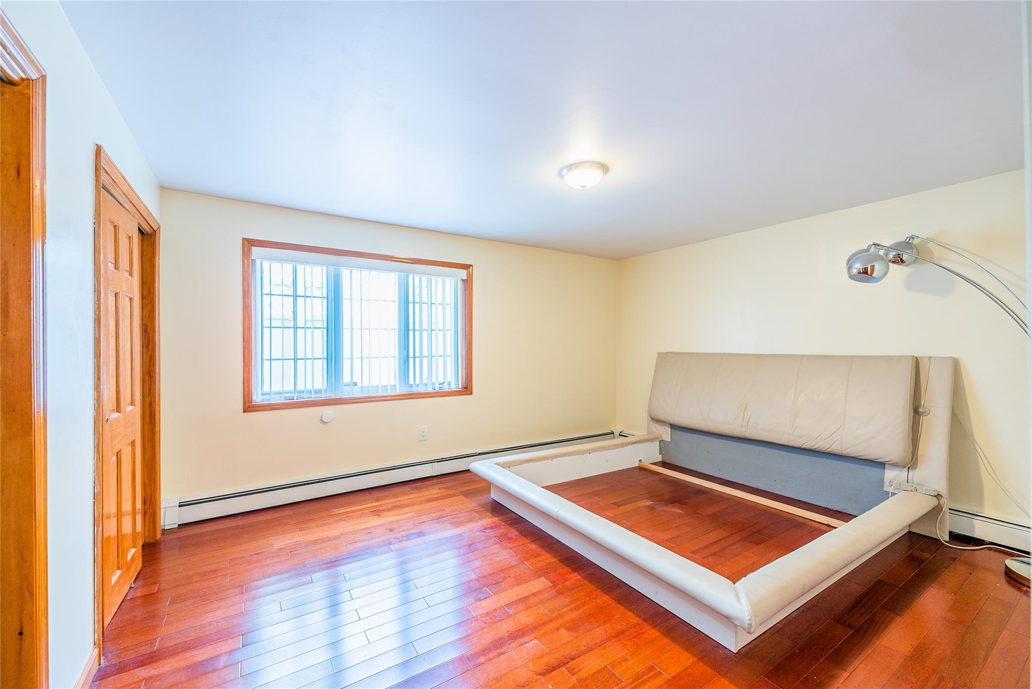 Single Family 21  Queens, NY 11357, MLS-875220-16