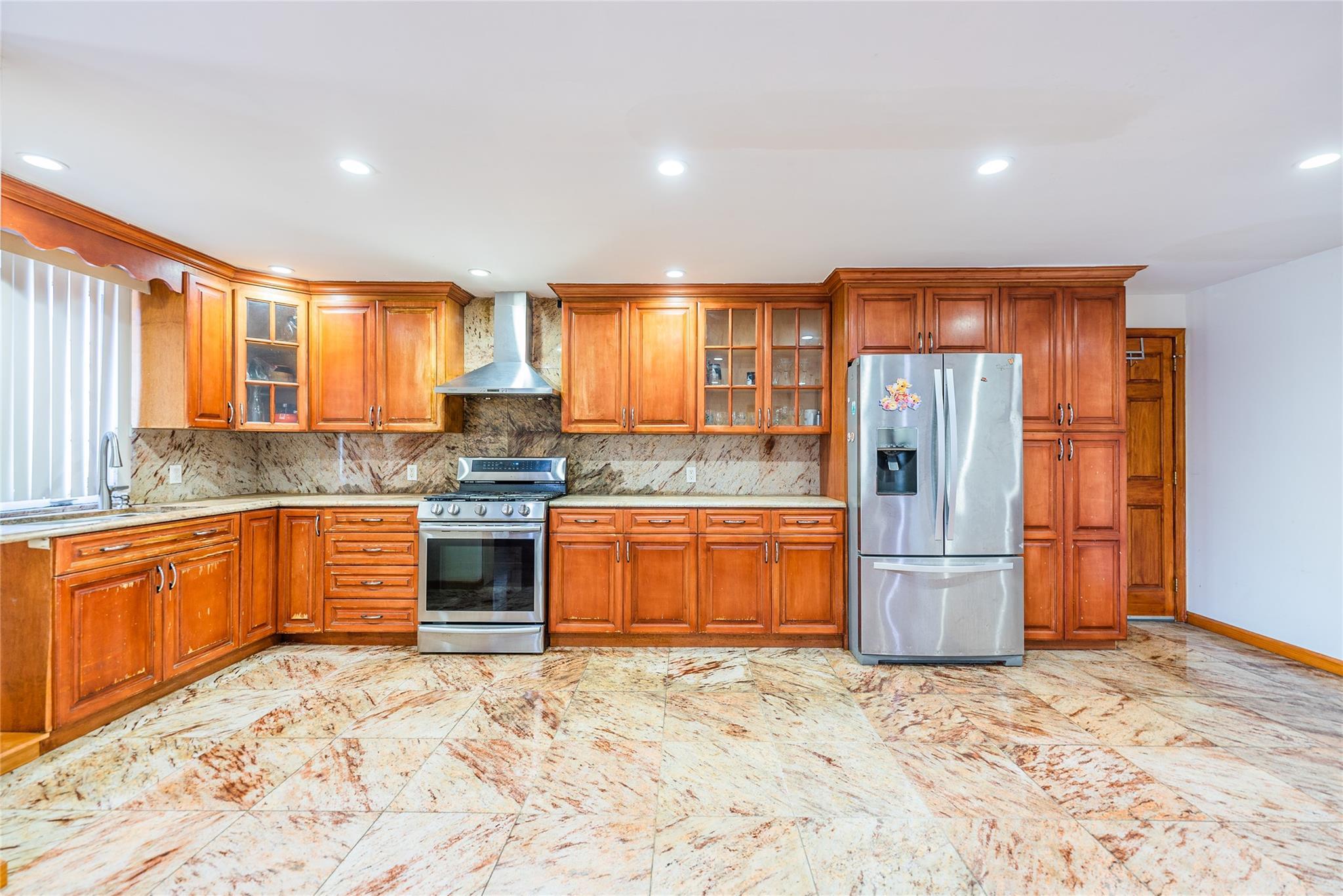 Single Family 21  Queens, NY 11357, MLS-875220-21