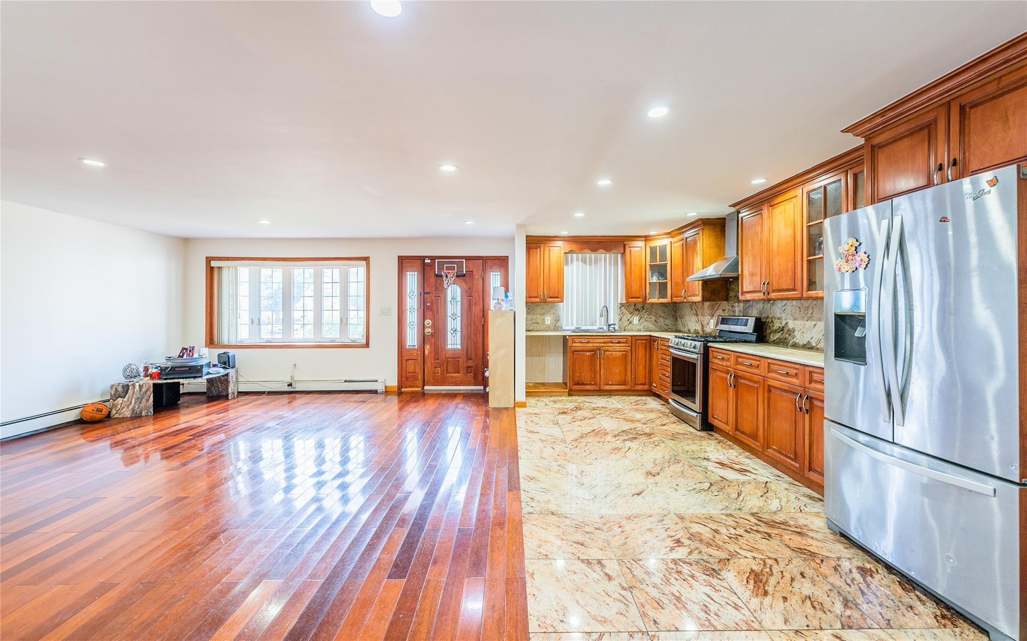 Single Family 21  Queens, NY 11357, MLS-875220-24