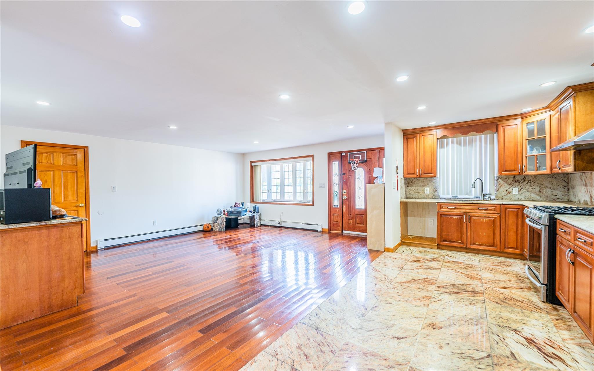 Single Family 21  Queens, NY 11357, MLS-875220-25