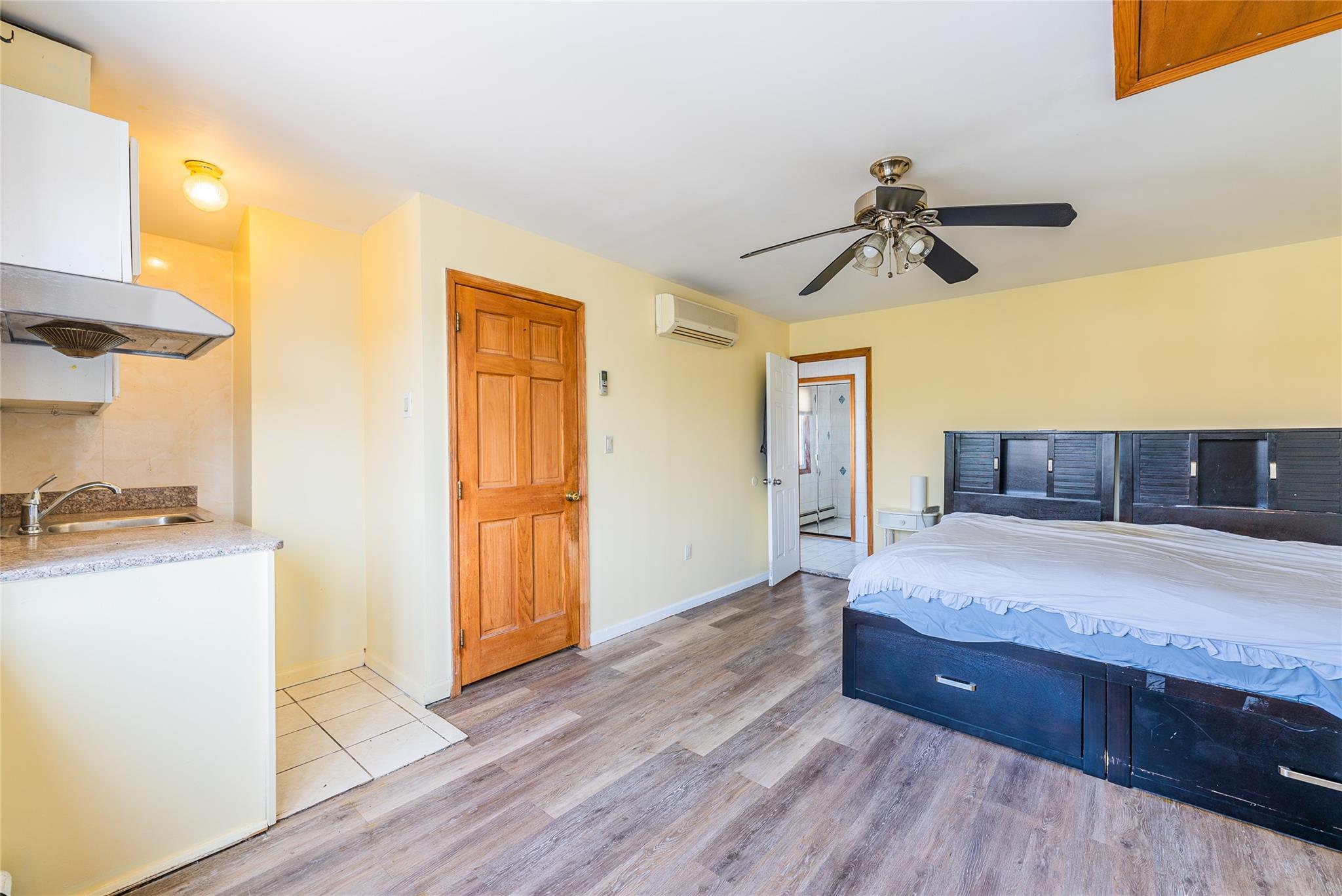 Single Family 21  Queens, NY 11357, MLS-875220-30