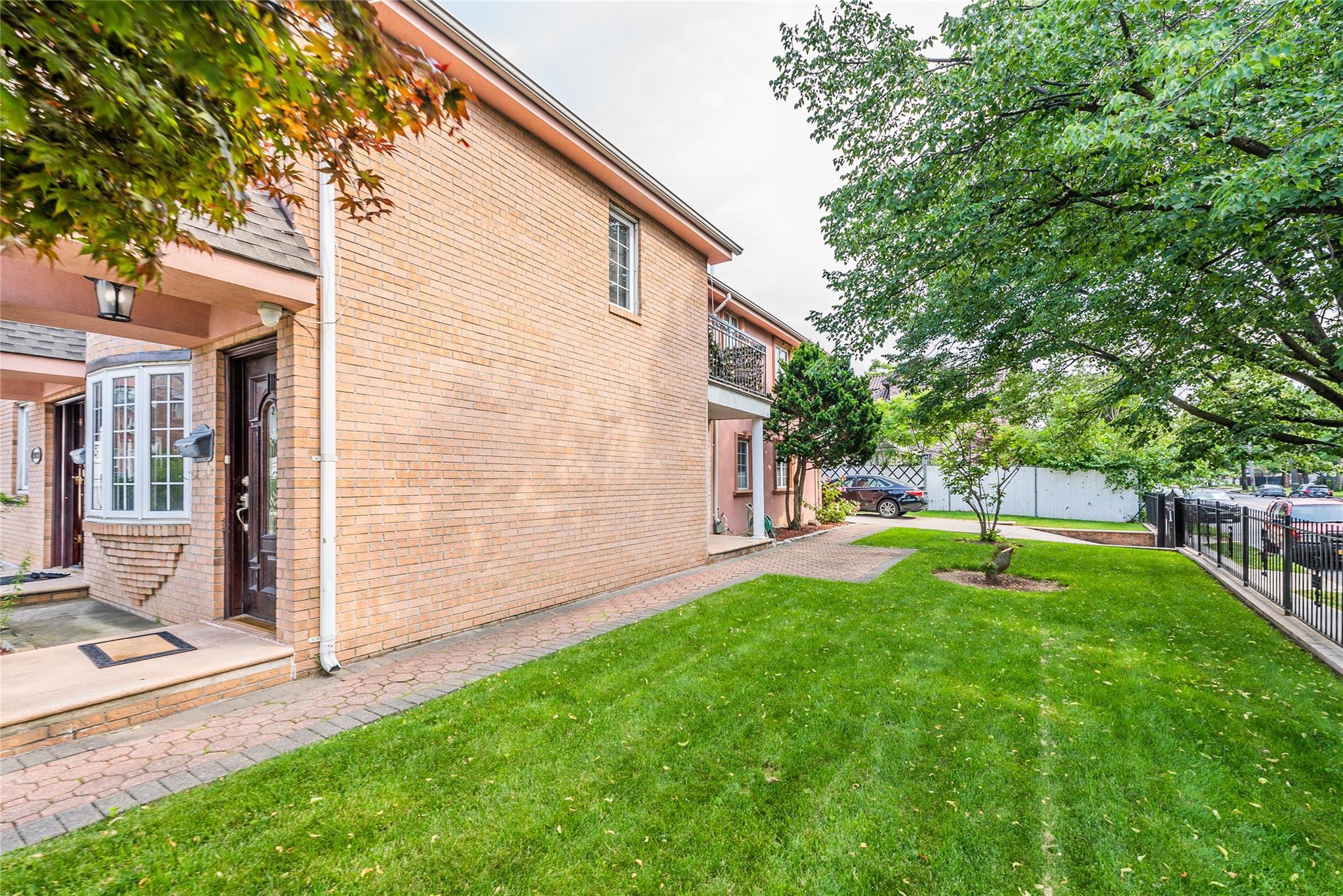 Single Family 21  Queens, NY 11357, MLS-875220-31