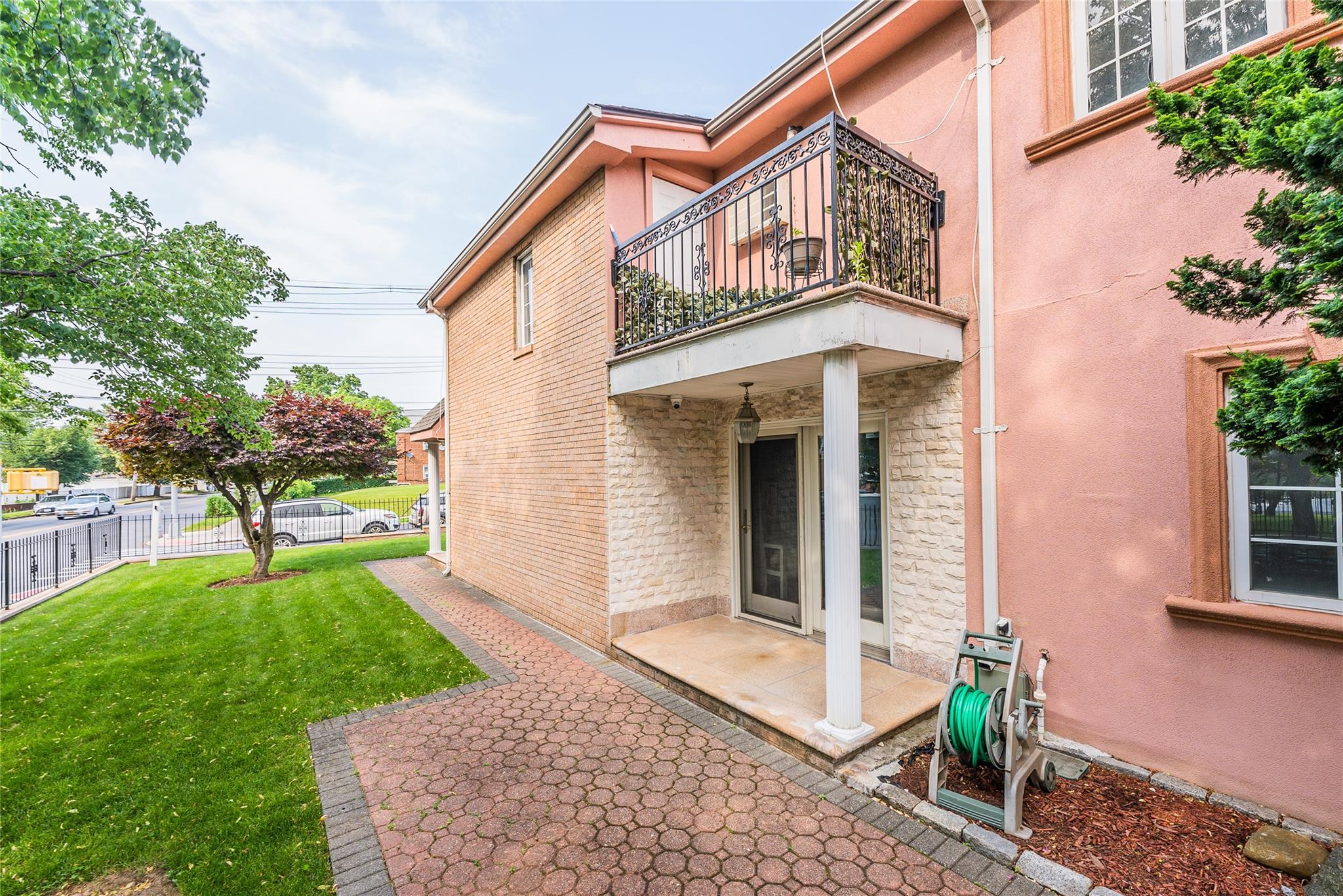 Single Family 21  Queens, NY 11357, MLS-875220-33