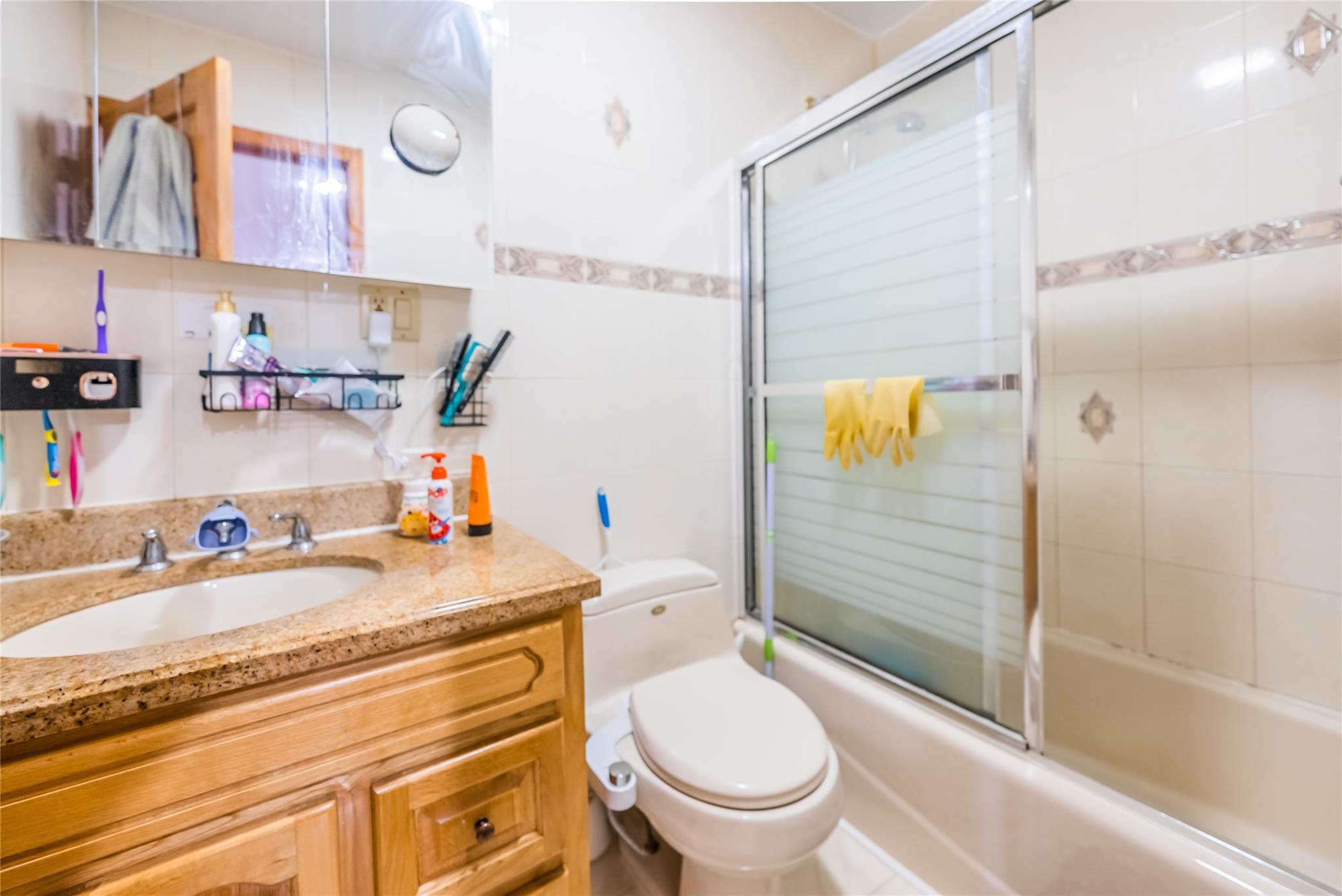 Single Family 21  Queens, NY 11357, MLS-875220-34