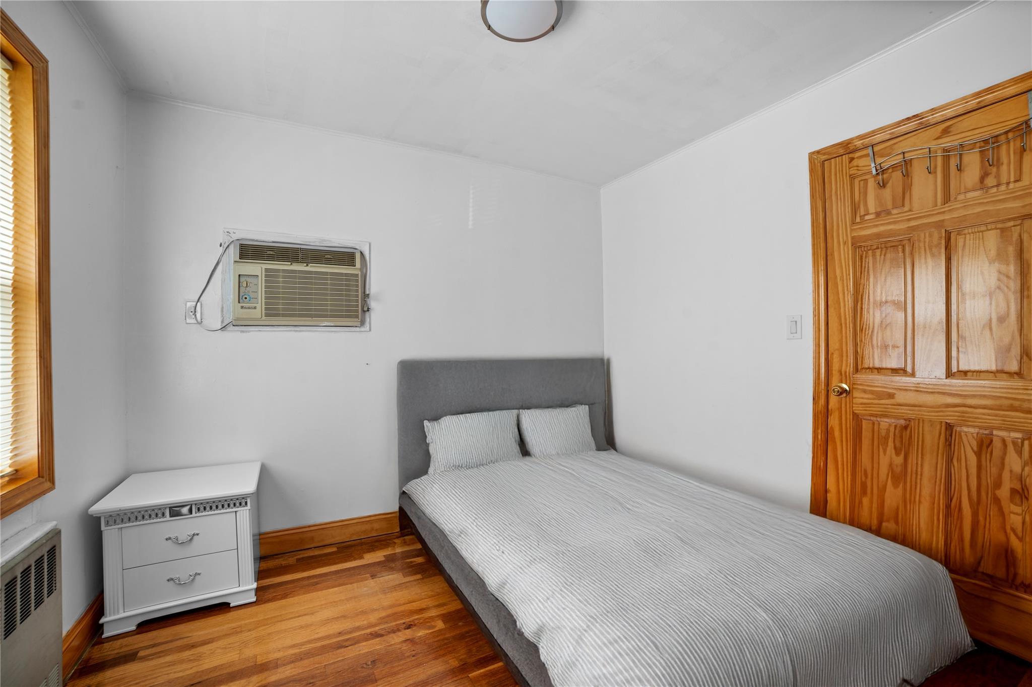 Single Family 22nd  Queens, NY 11357, MLS-875225-10