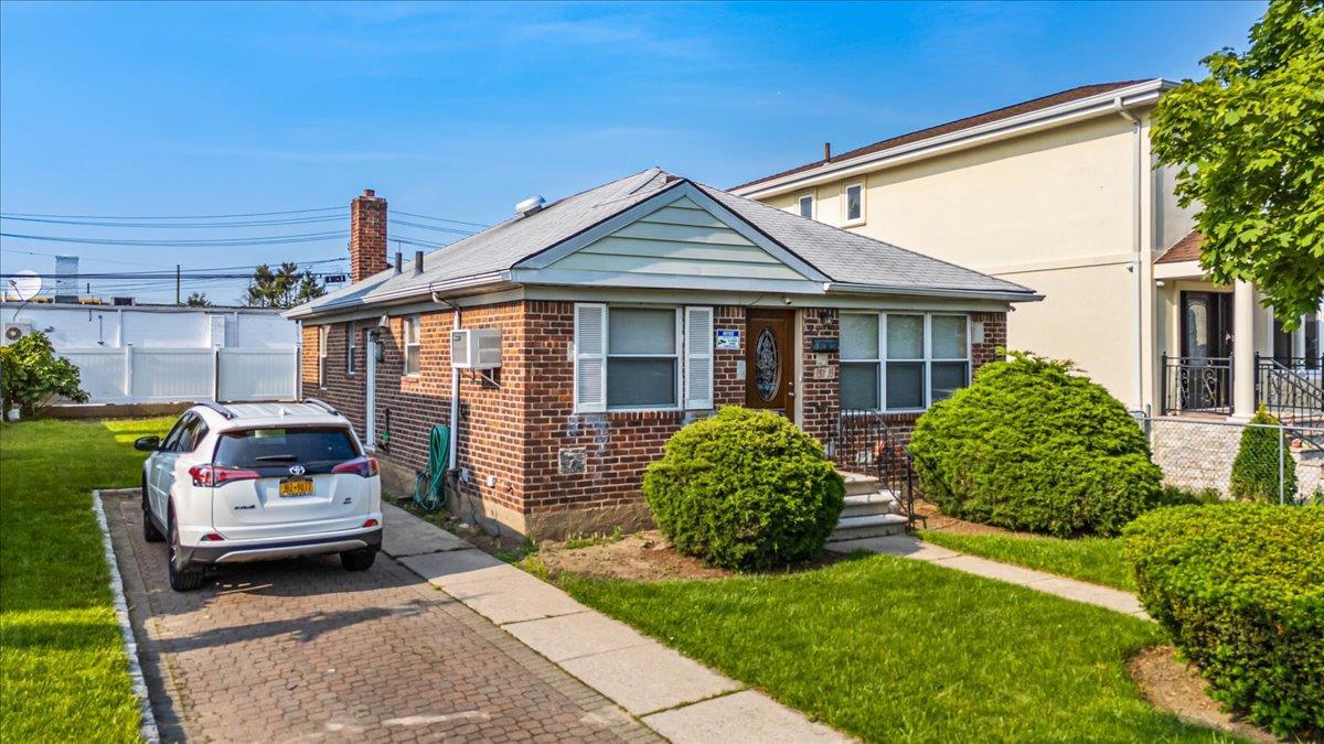 Single Family 22nd  Queens, NY 11357, MLS-875225-3