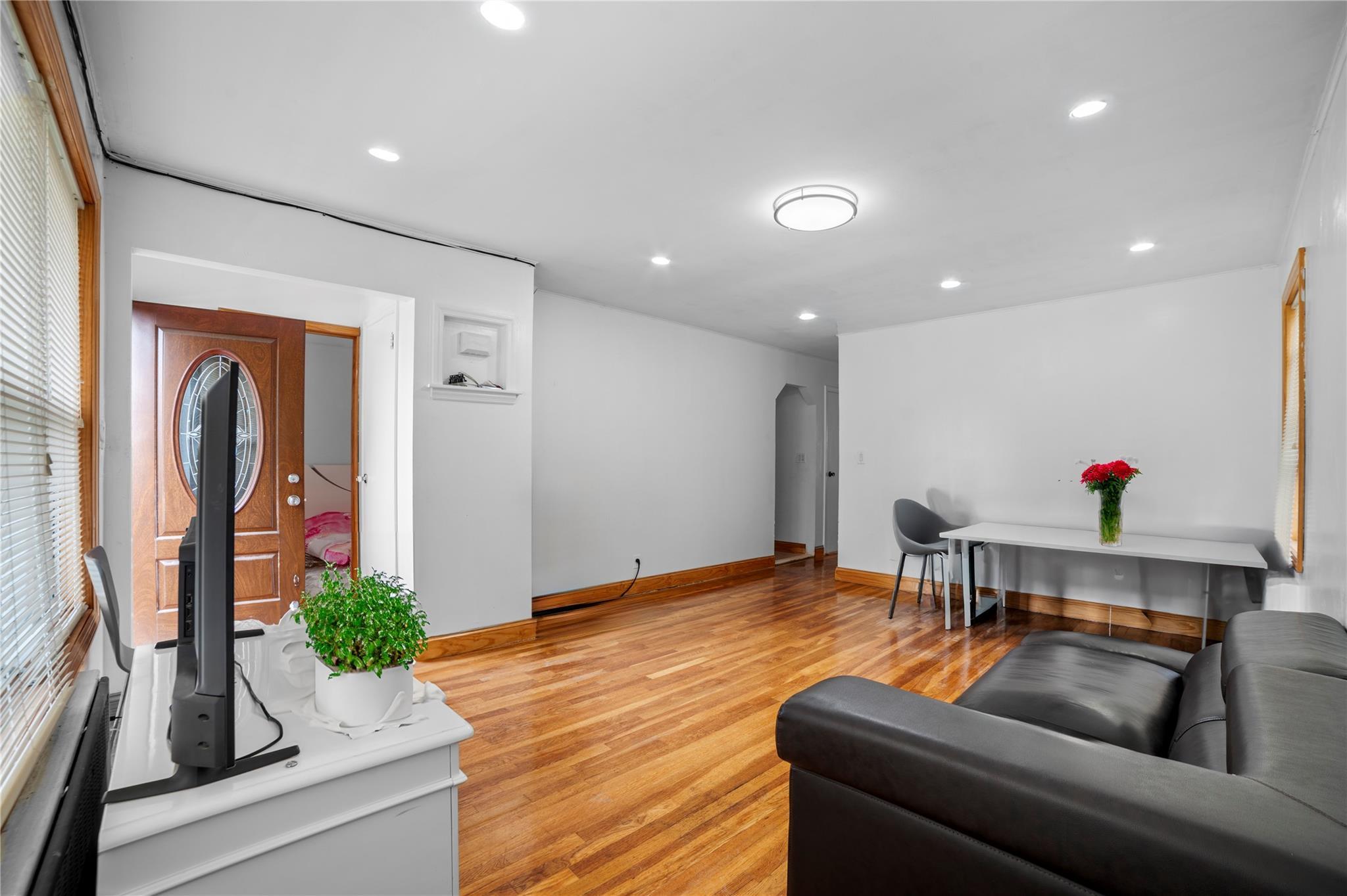 Single Family 22nd  Queens, NY 11357, MLS-875225-6