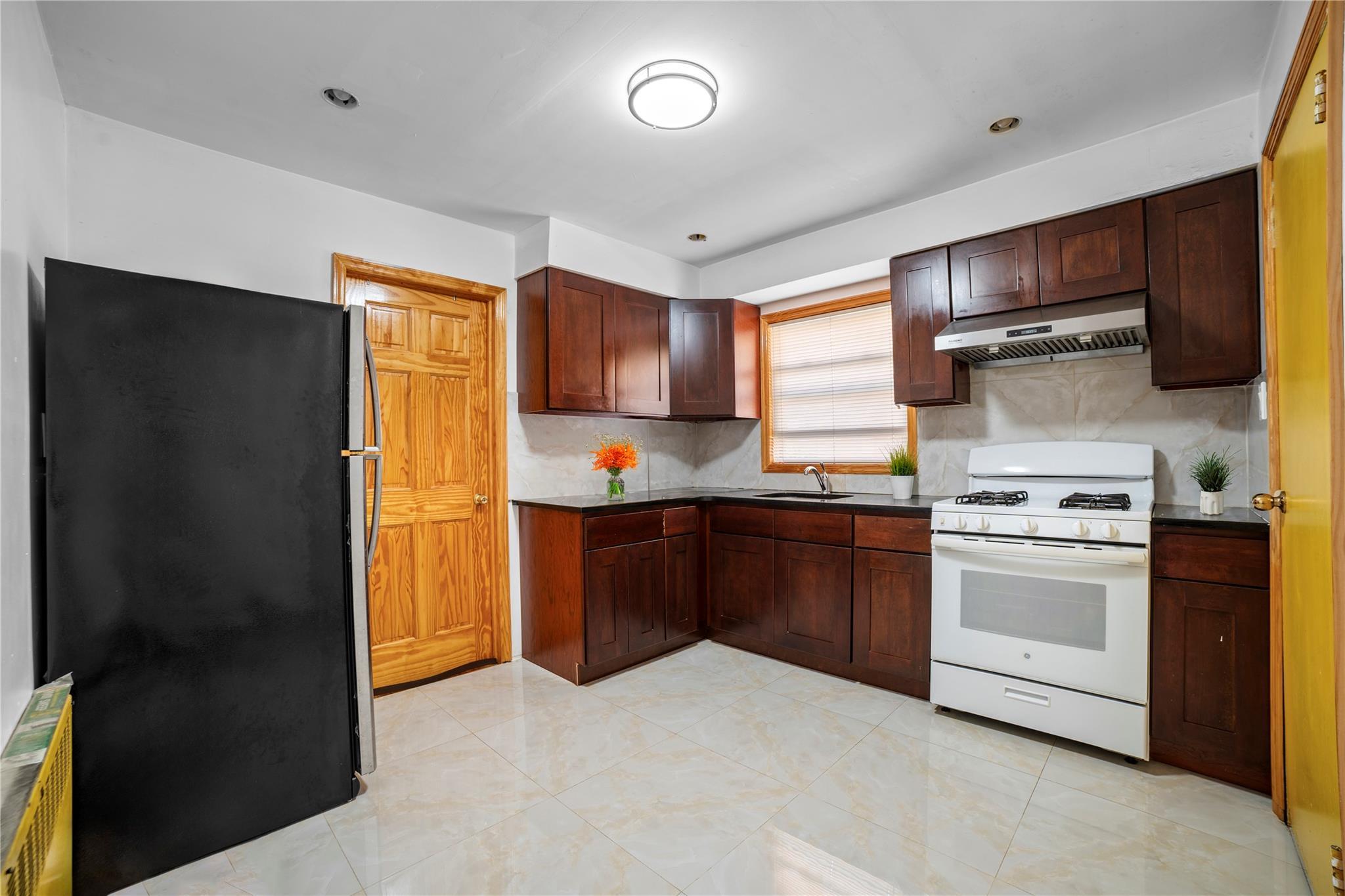 Single Family 22nd  Queens, NY 11357, MLS-875225-7