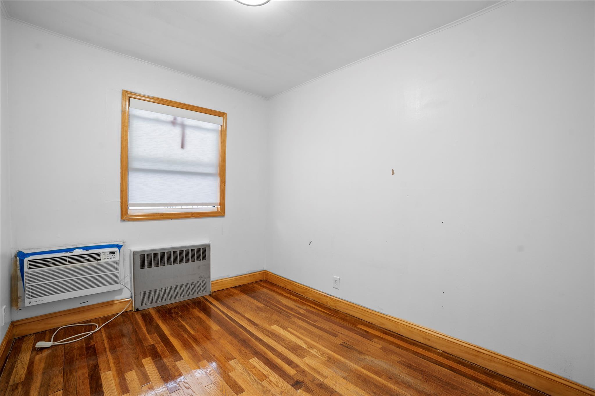 Single Family 22nd  Queens, NY 11357, MLS-875225-8