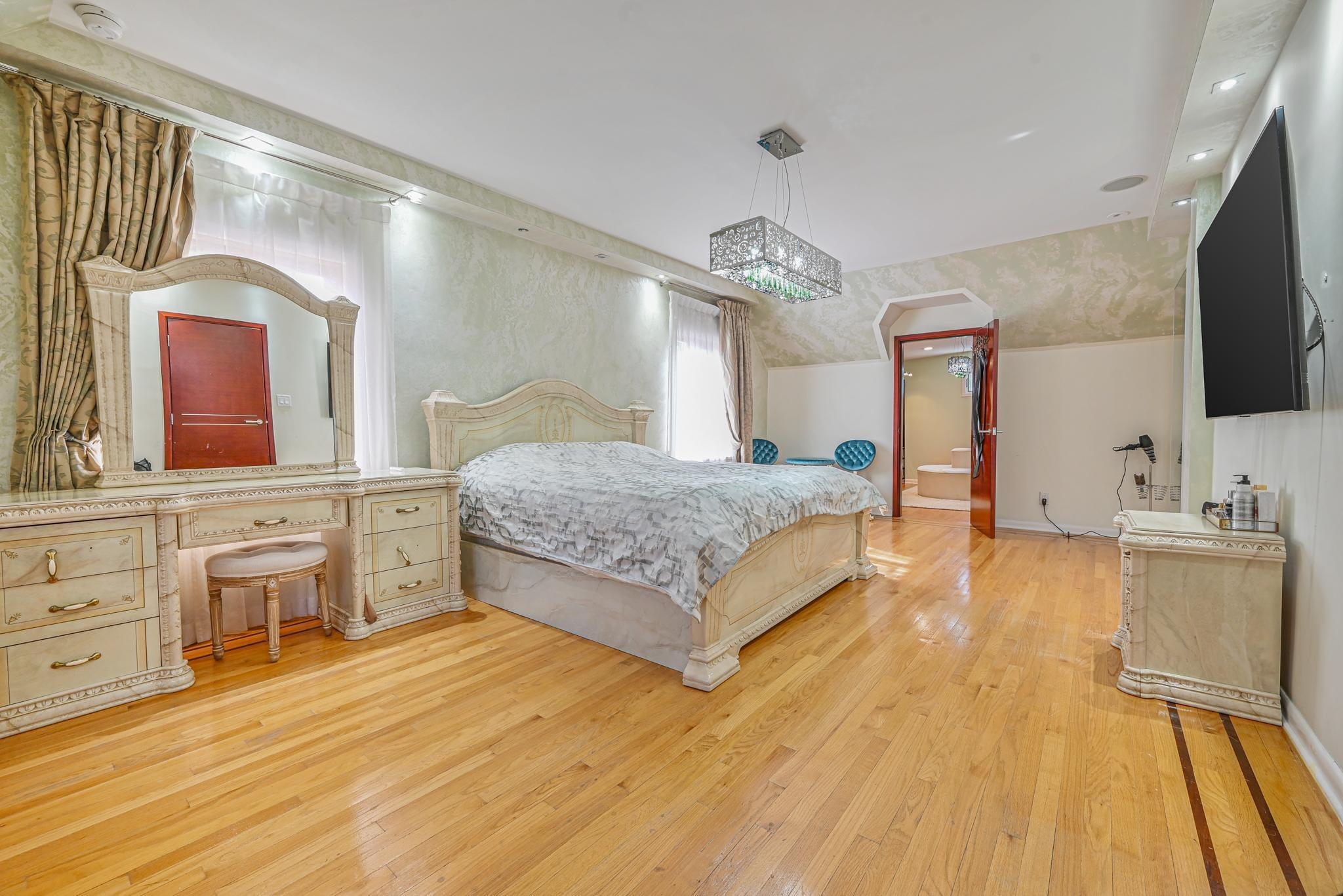 Single Family Chevy Chase  Queens, NY 11432, MLS-875239-17