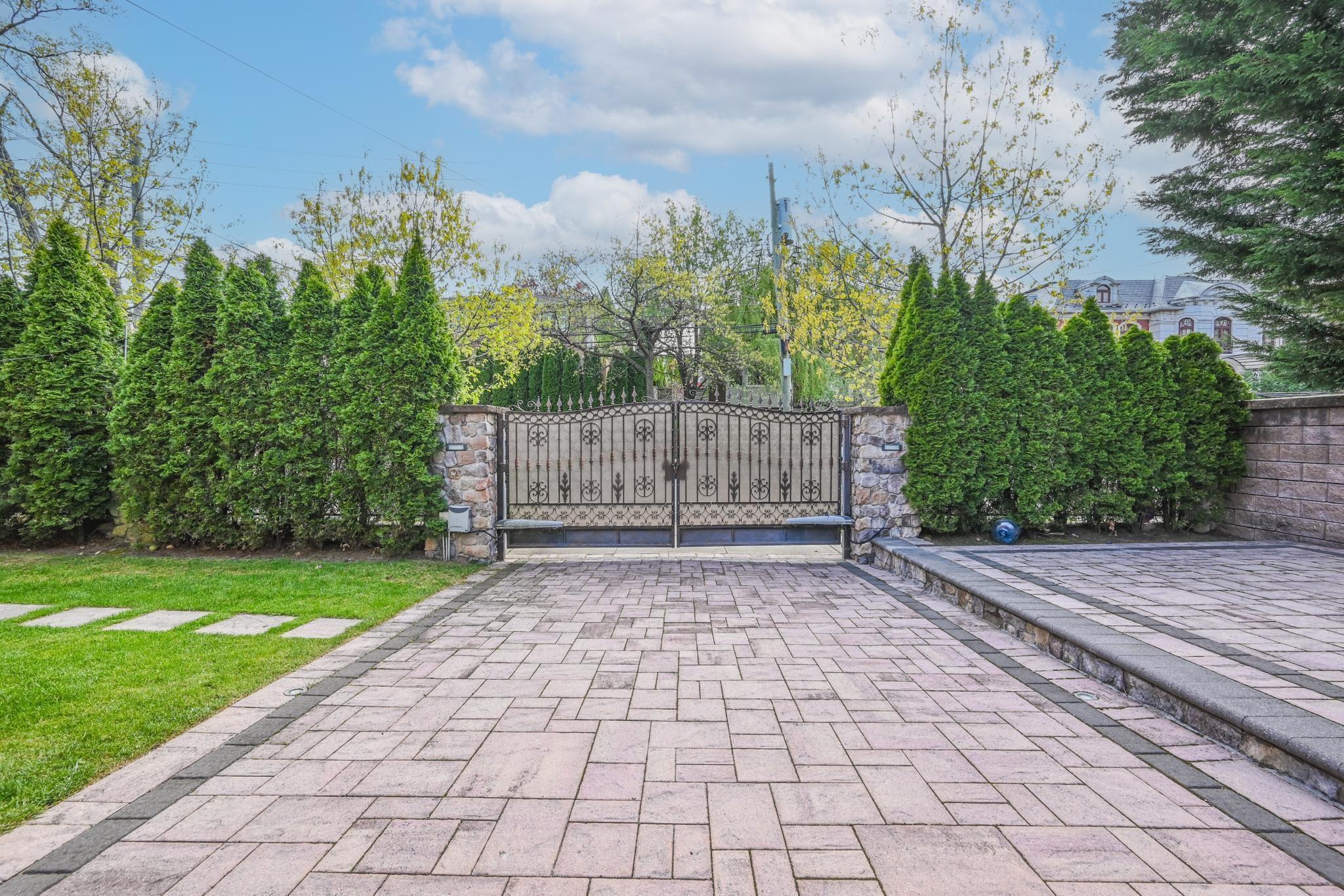 Single Family Chevy Chase  Queens, NY 11432, MLS-875239-27