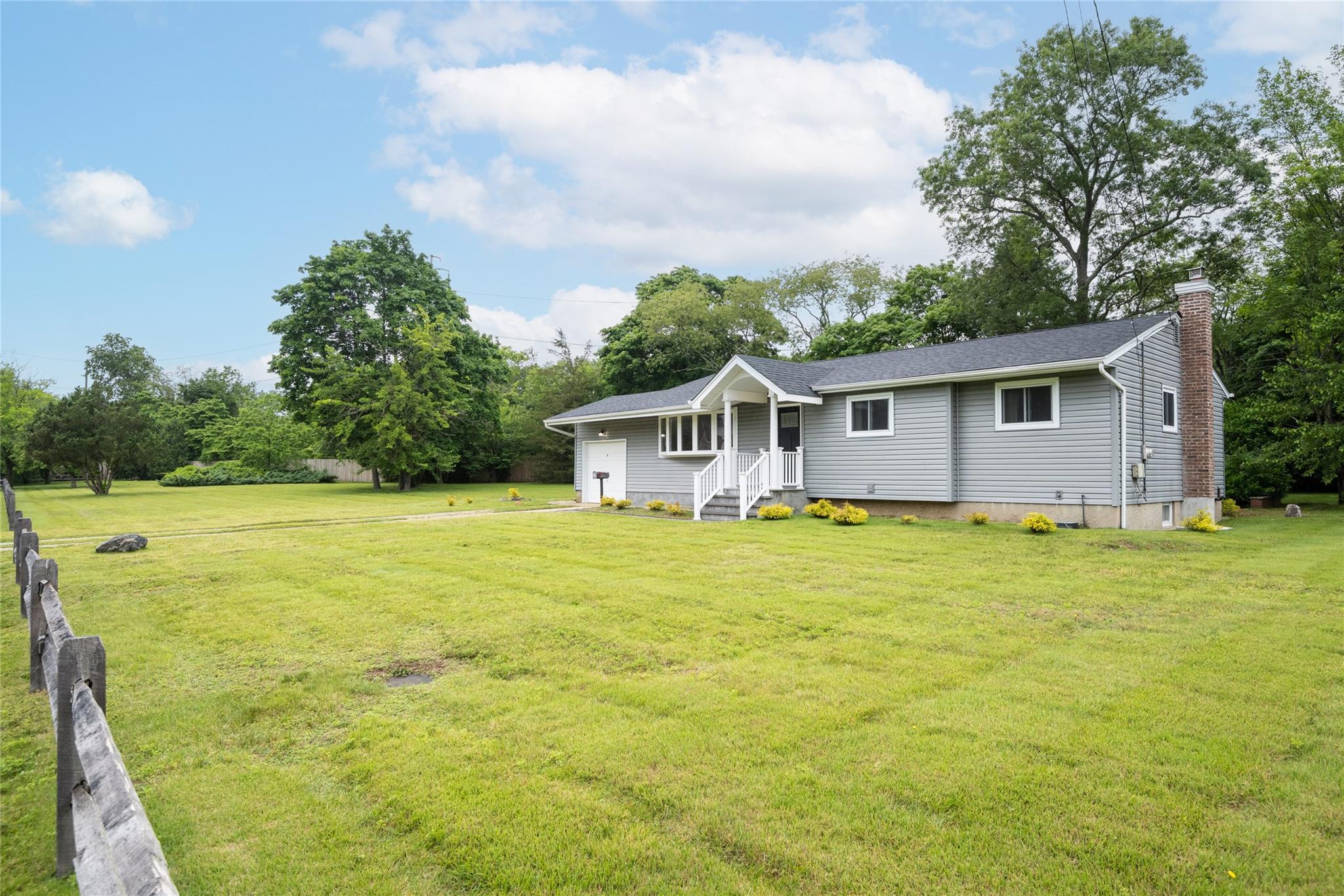 Single Family Searington  Nassau County, NY 11791, MLS-875249-2