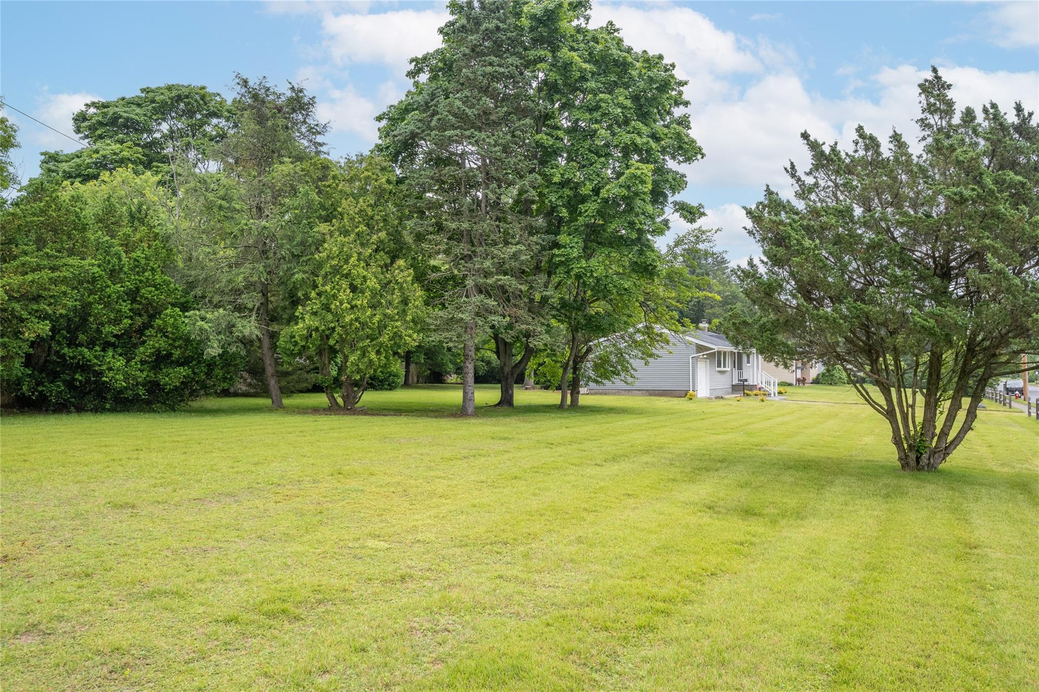 Single Family Searington  Nassau County, NY 11791, MLS-875249-20