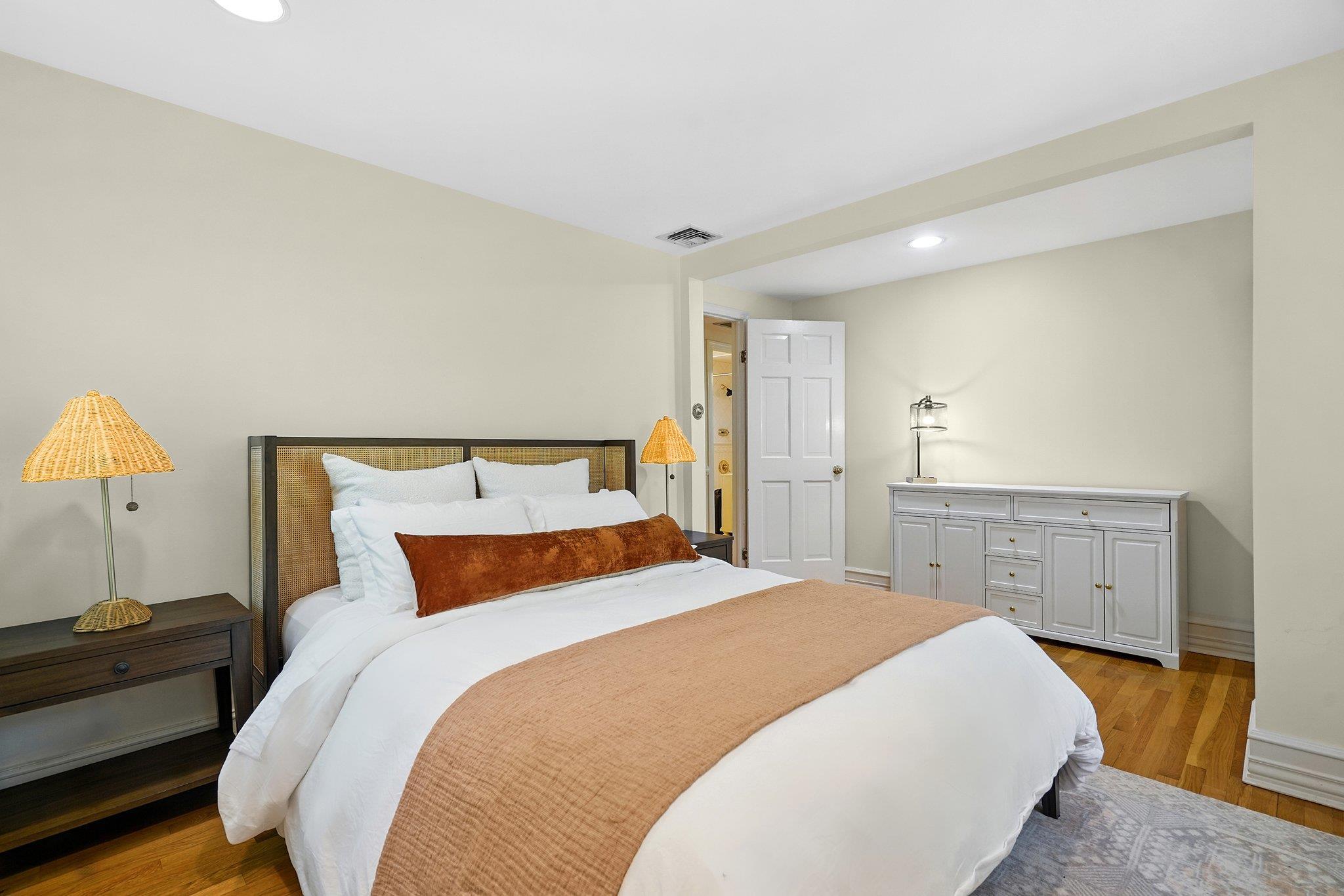 Single Family Park  Westchester County, NY 10604, MLS-875250-24