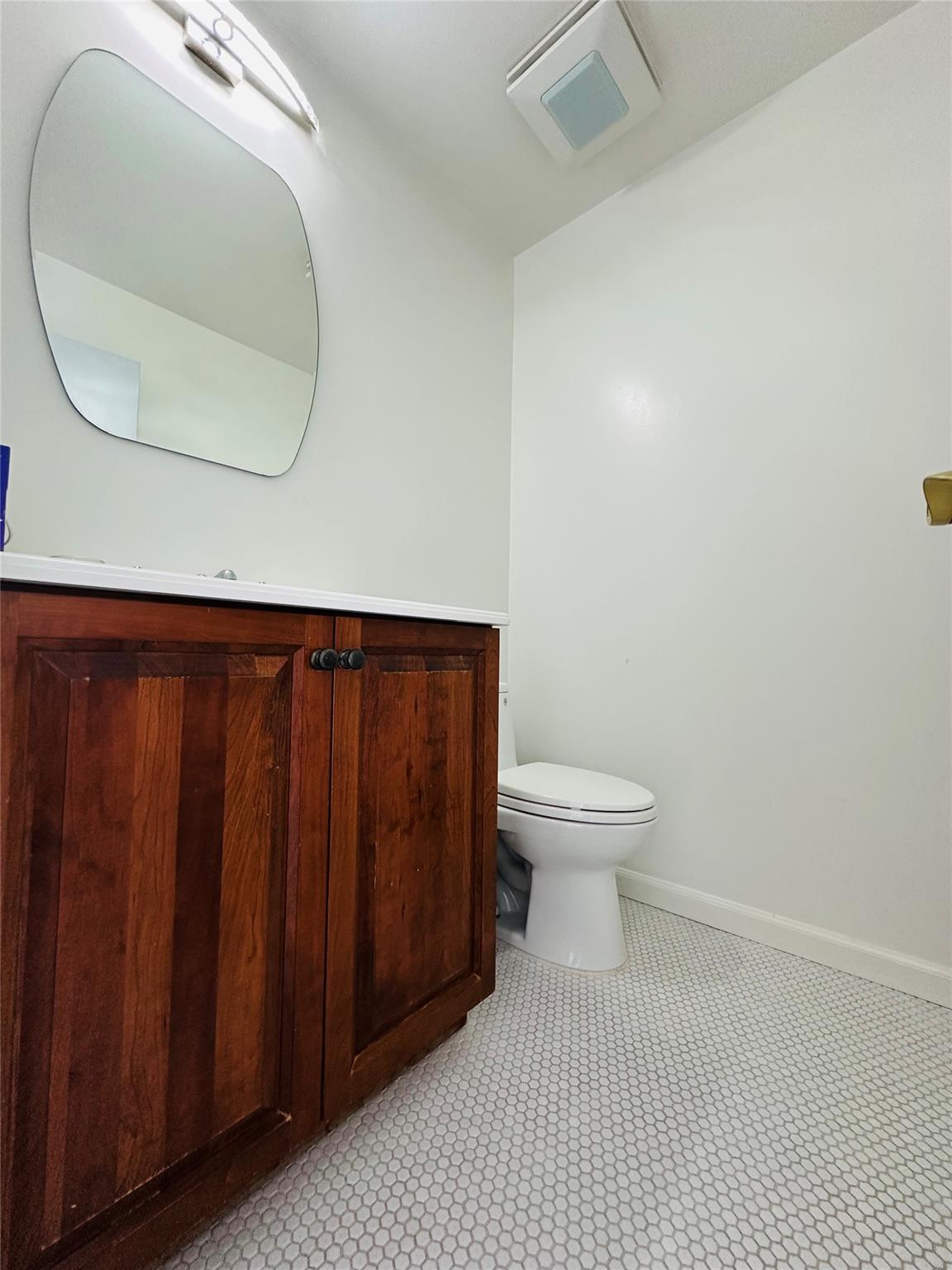 Condo Yale Drive  Nassau County, NY 11030, MLS-875255-12