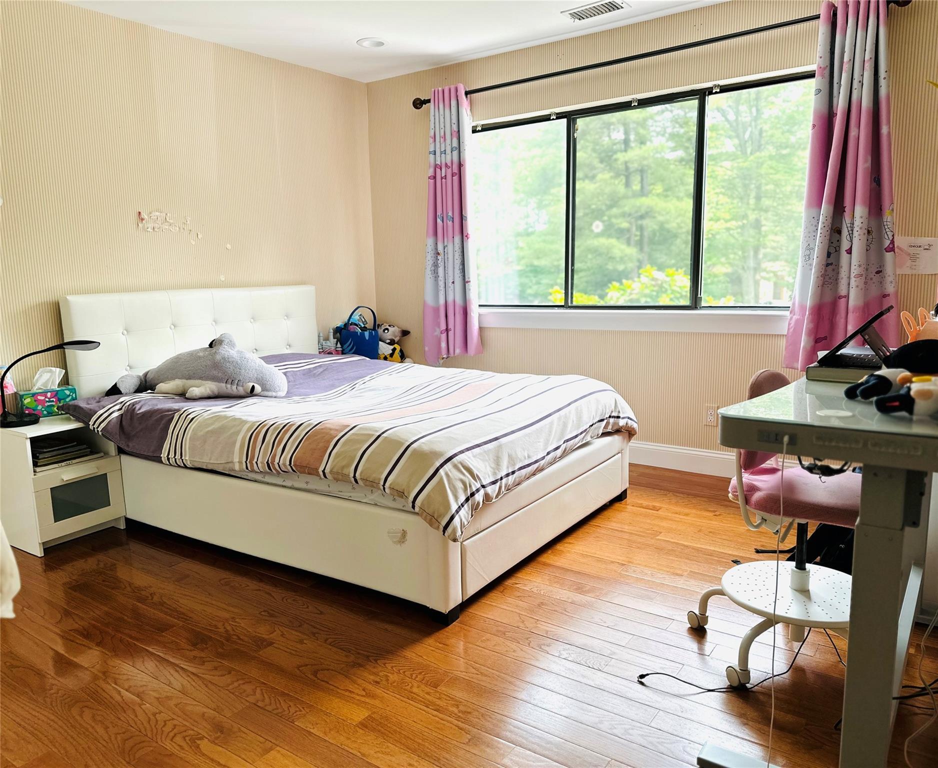 Condo Yale Drive  Nassau County, NY 11030, MLS-875255-14