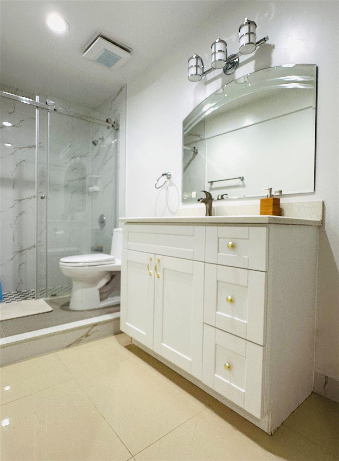 Condo Yale Drive  Nassau County, NY 11030, MLS-875255-15