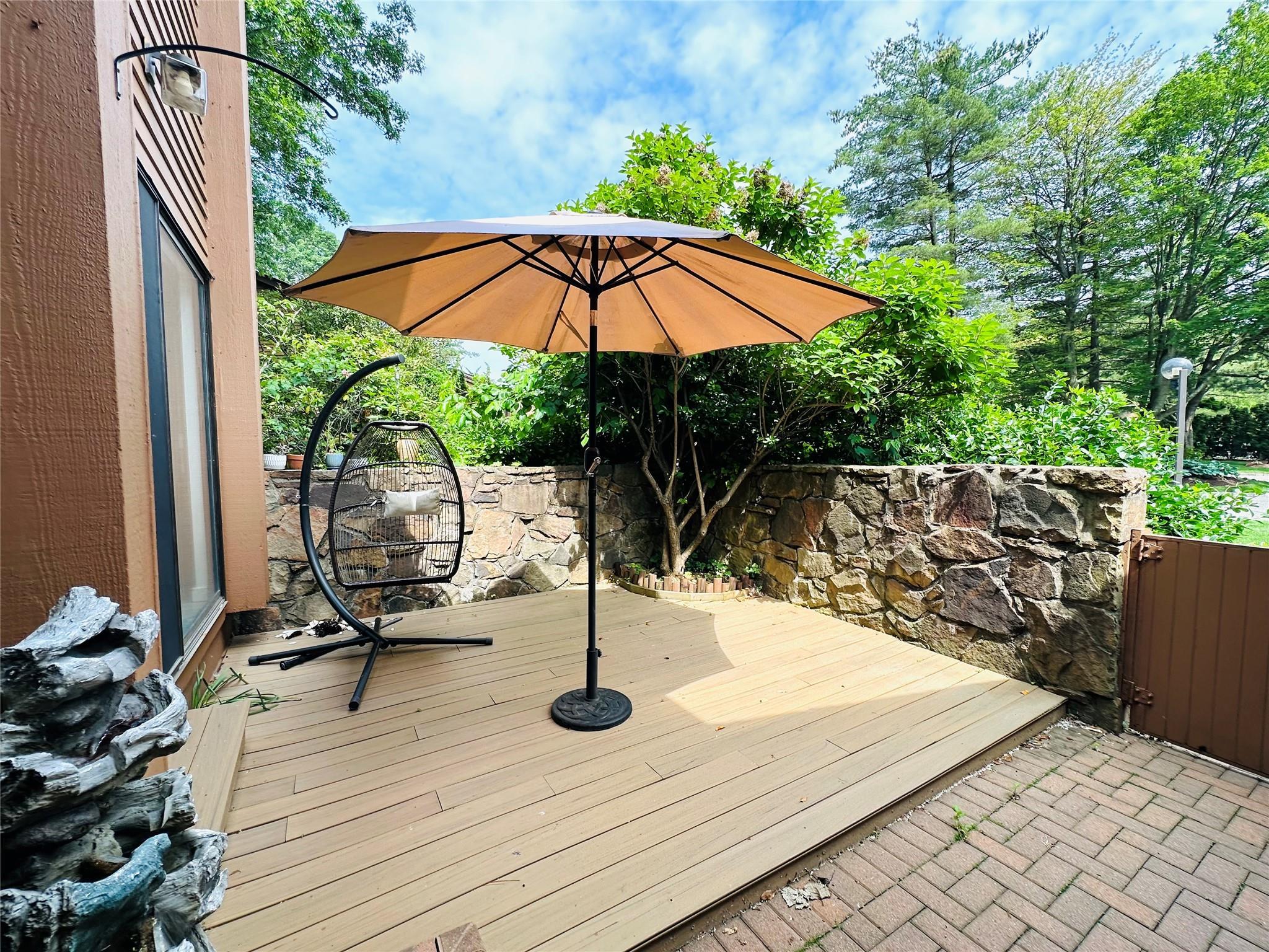 Condo Yale Drive  Nassau County, NY 11030, MLS-875255-3