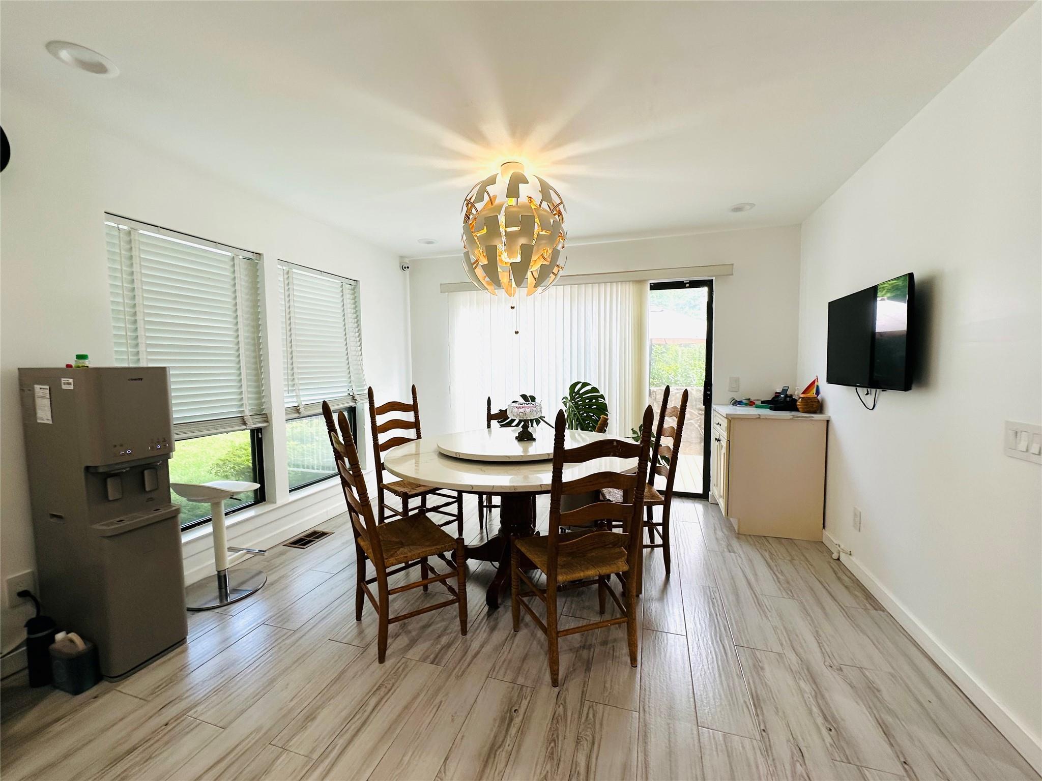 Condo Yale Drive  Nassau County, NY 11030, MLS-875255-6