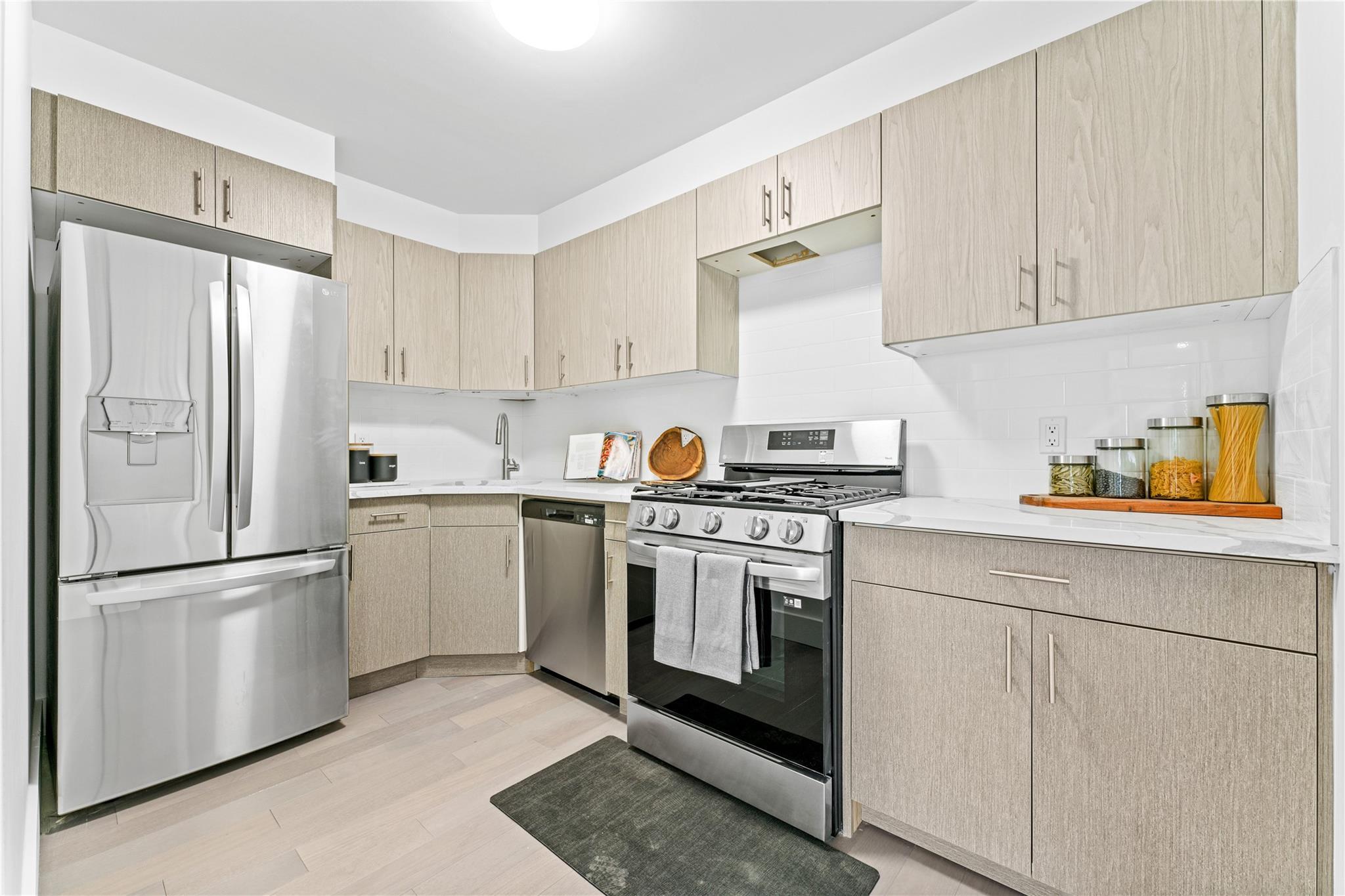 Condo Fowler  Queens, NY 11355, MLS-875339-6