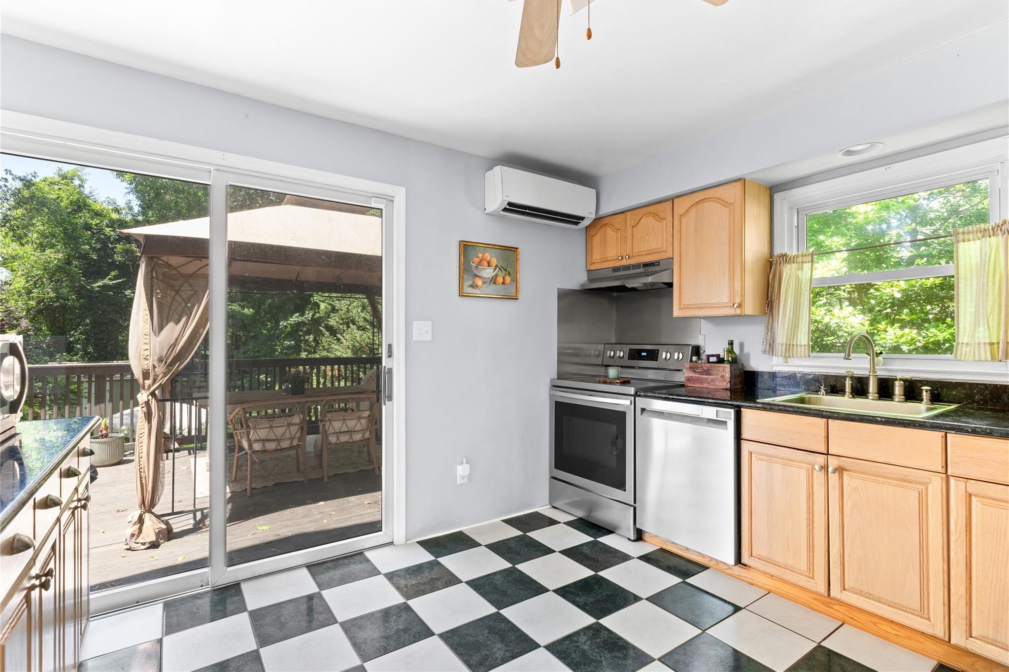 Single Family Birch  Suffolk County, NY 11778, MLS-875356-9