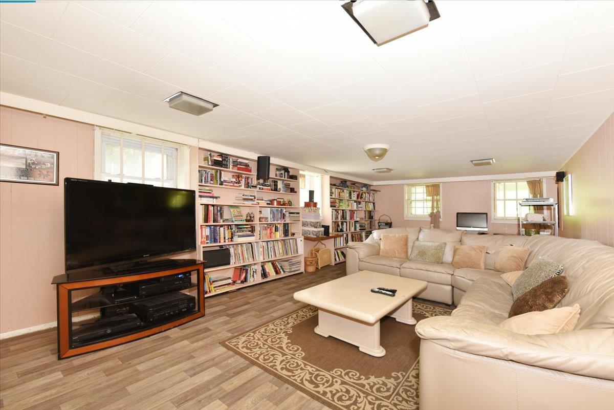 Single Family 212th  Queens, NY 11427, MLS-875371-22
