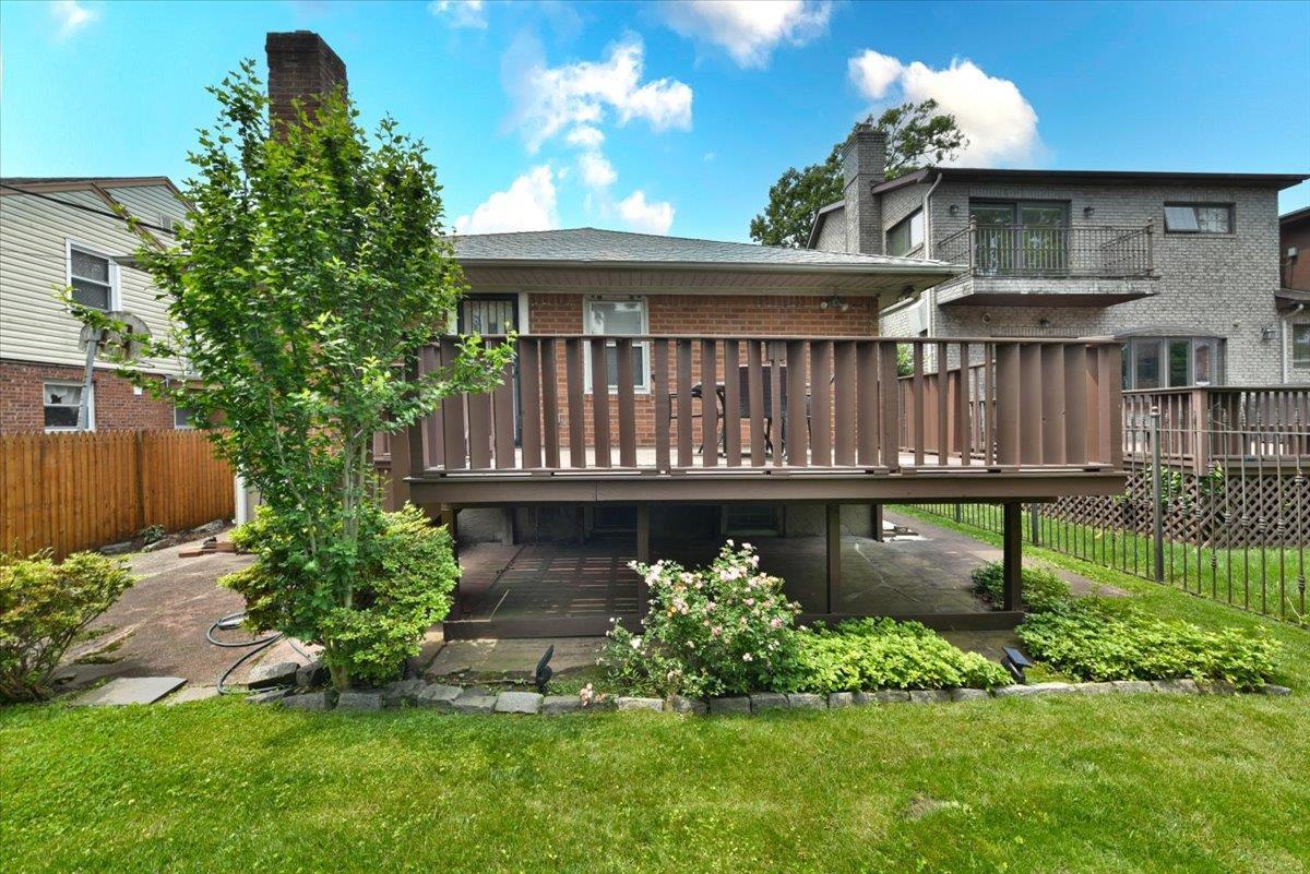 Single Family 212th  Queens, NY 11427, MLS-875371-24