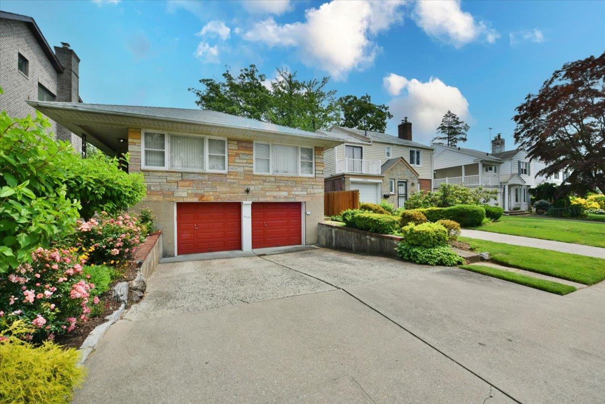 Single Family 212th  Queens, NY 11427, MLS-875371-3