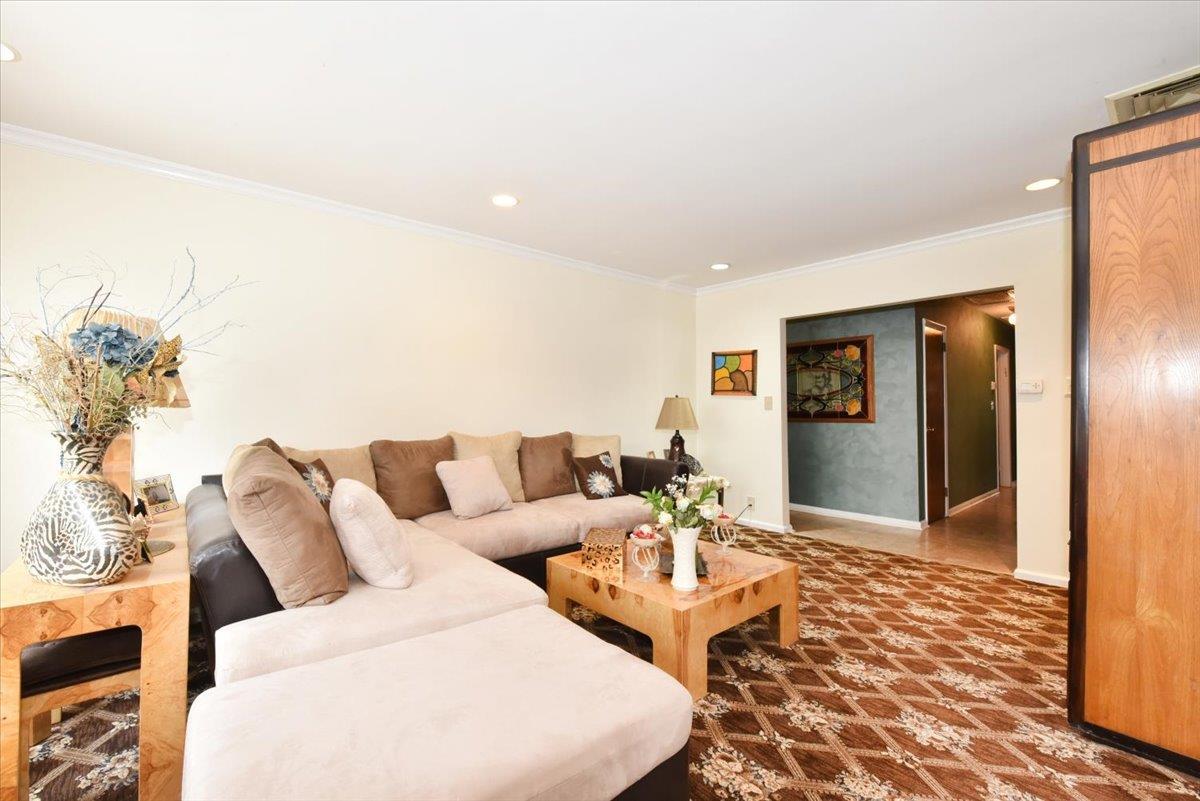 Single Family 212th  Queens, NY 11427, MLS-875371-7