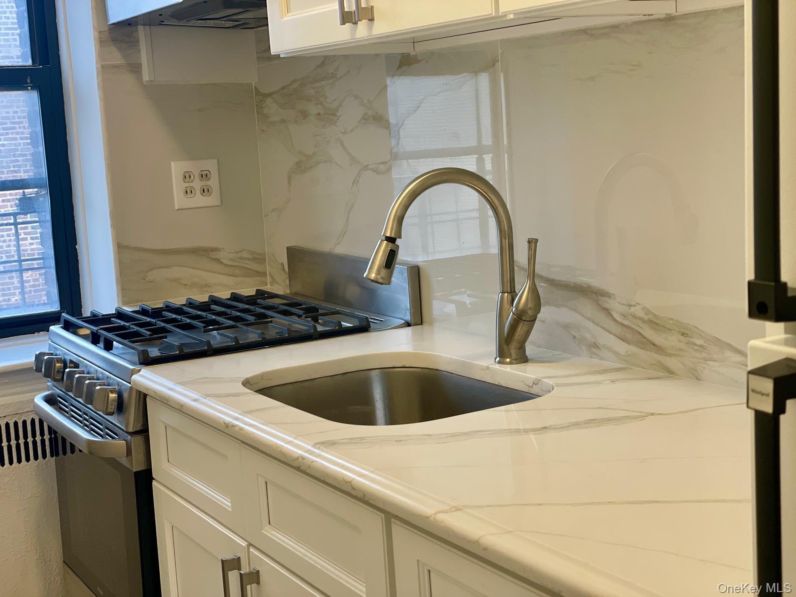 Apartment 75 Street Queens, NY 11372, MLS-875377-7