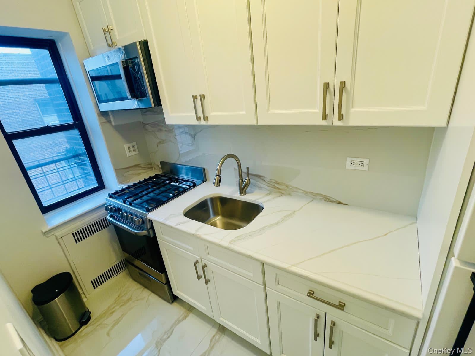 Apartment 75 Street Queens, NY 11372, MLS-875377-8