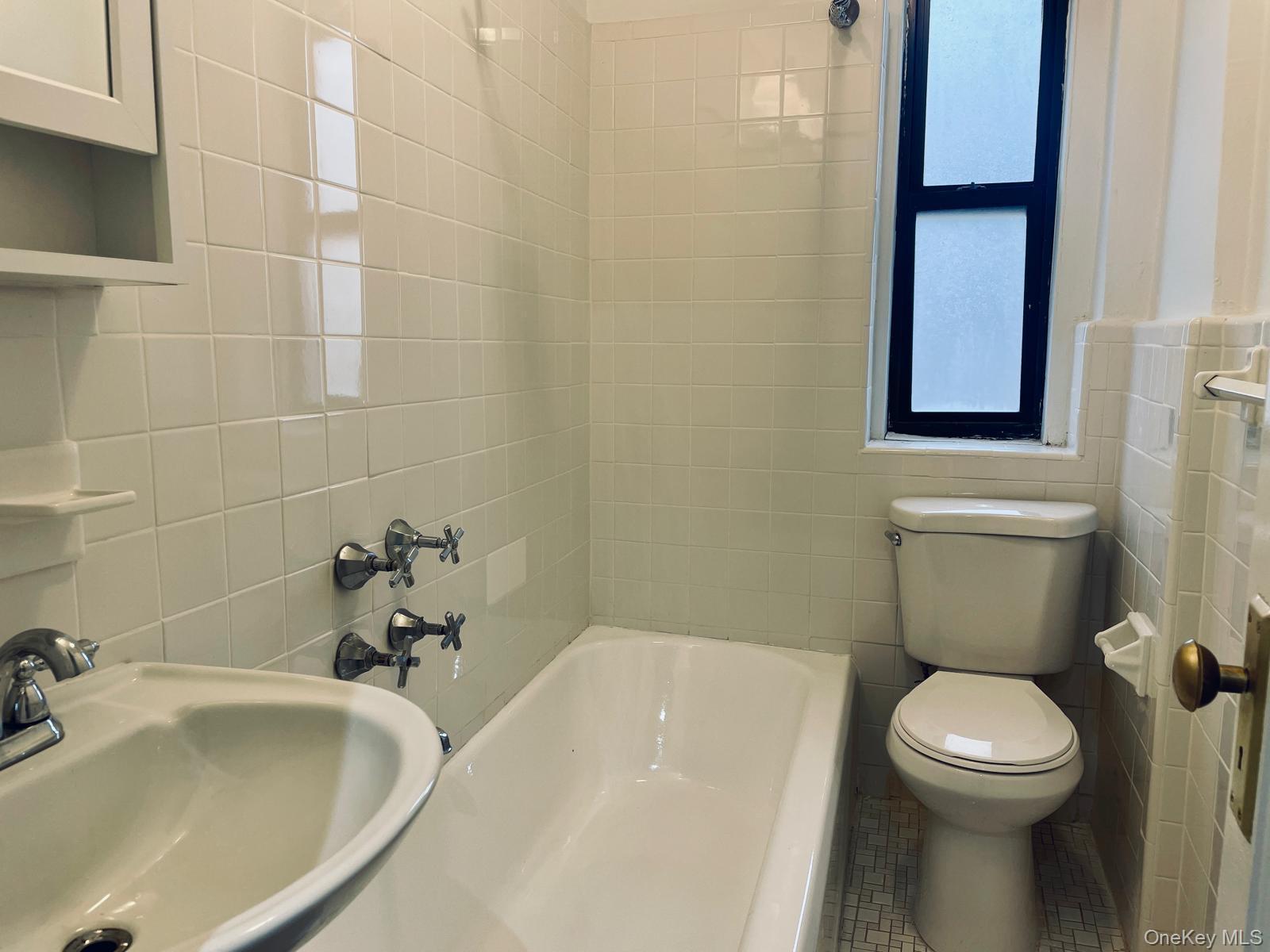 Apartment 75 Street Queens, NY 11372, MLS-875377-9