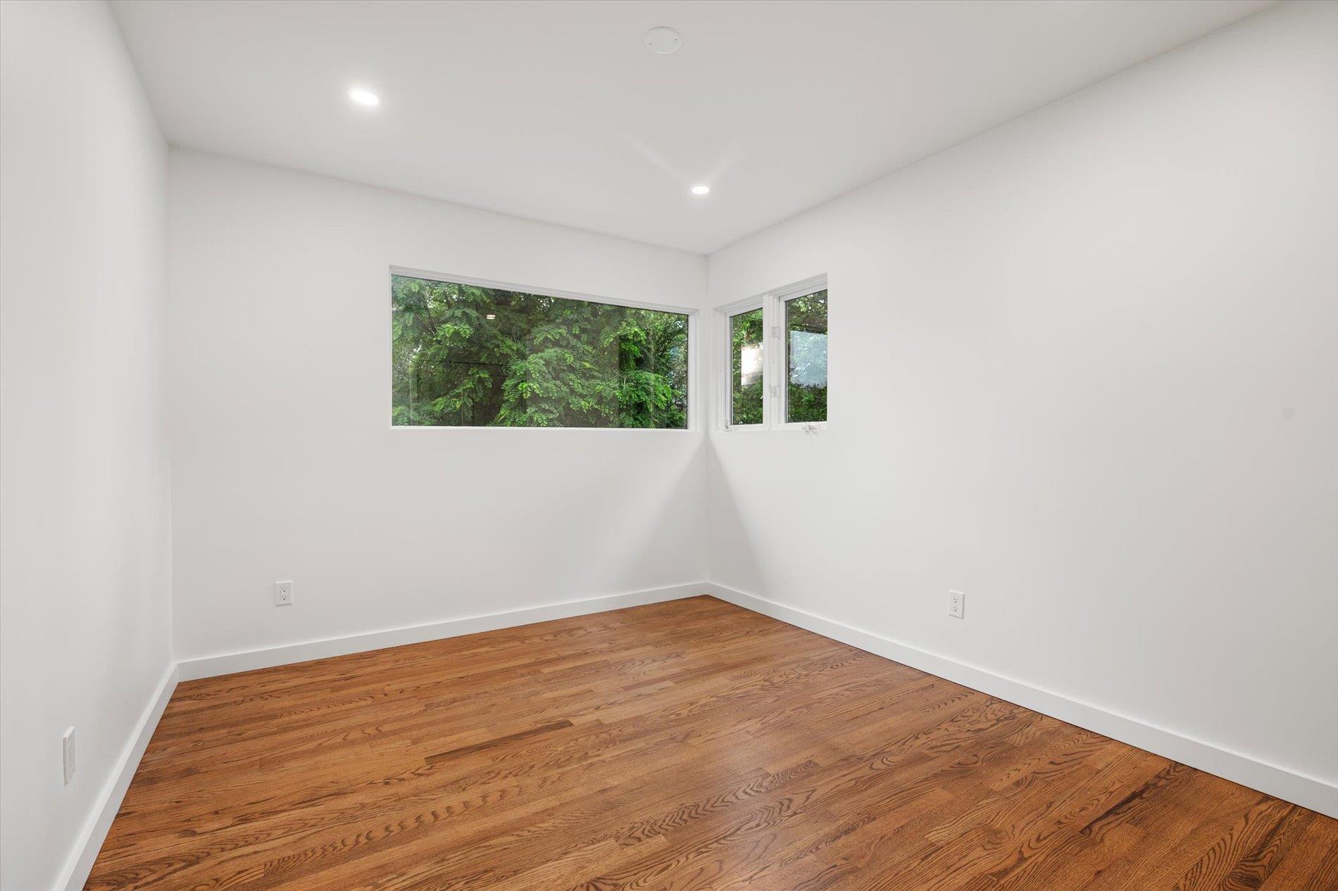 Single Family Junard  Nassau County, NY 11576, MLS-875410-15