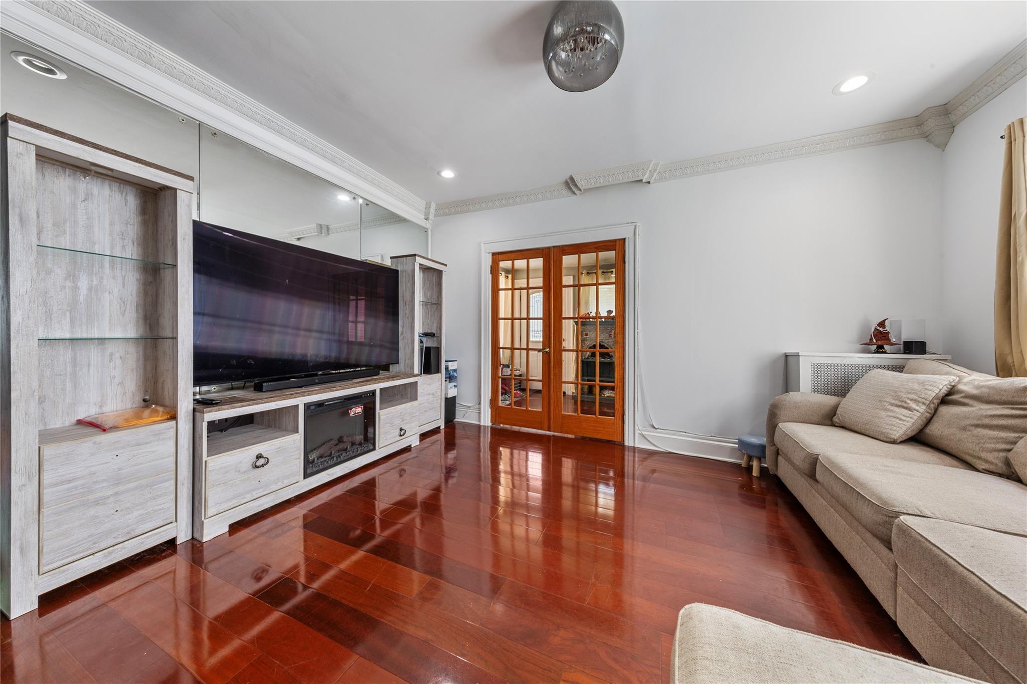 Single Family 197th  Queens, NY 11412, MLS-875430-3