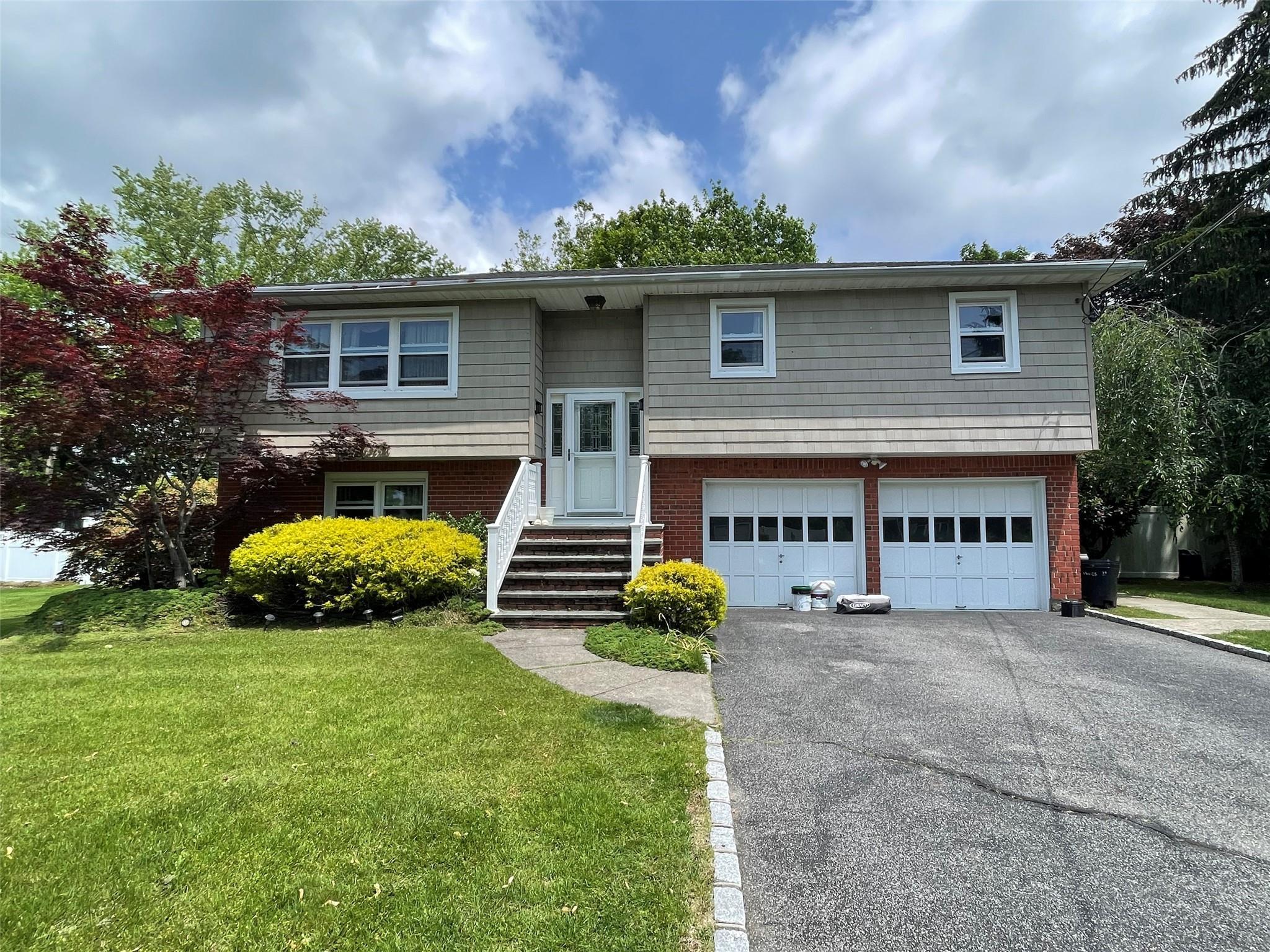 Single Family Grossman  Suffolk County, NY 11747, MLS-875431-2