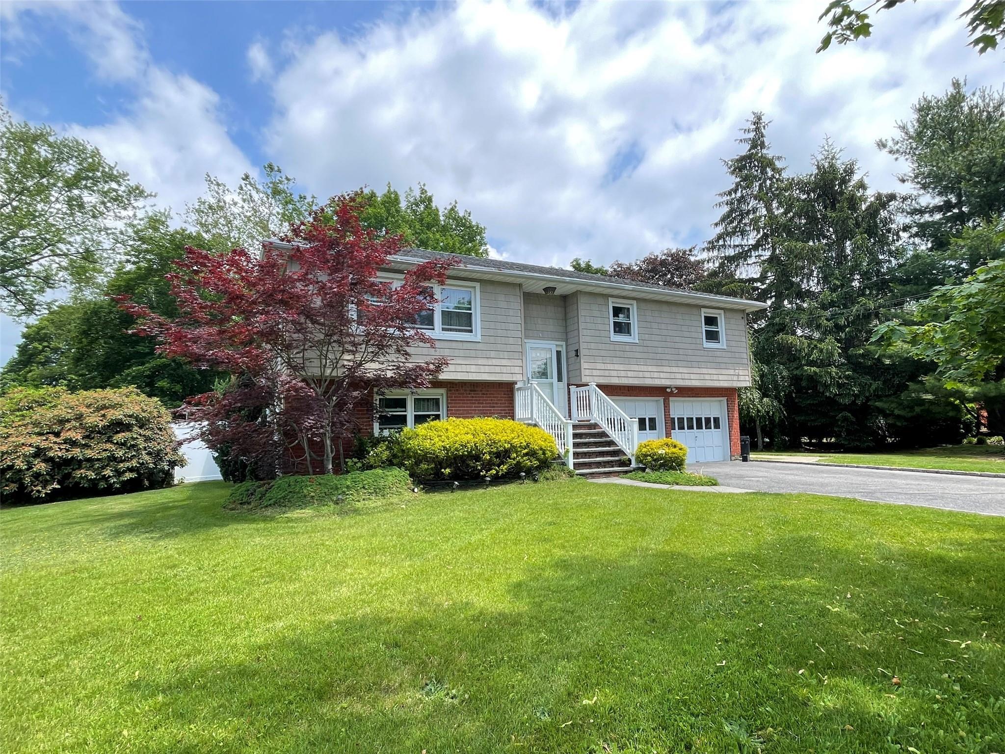 Single Family Grossman  Suffolk County, NY 11747, MLS-875431-3