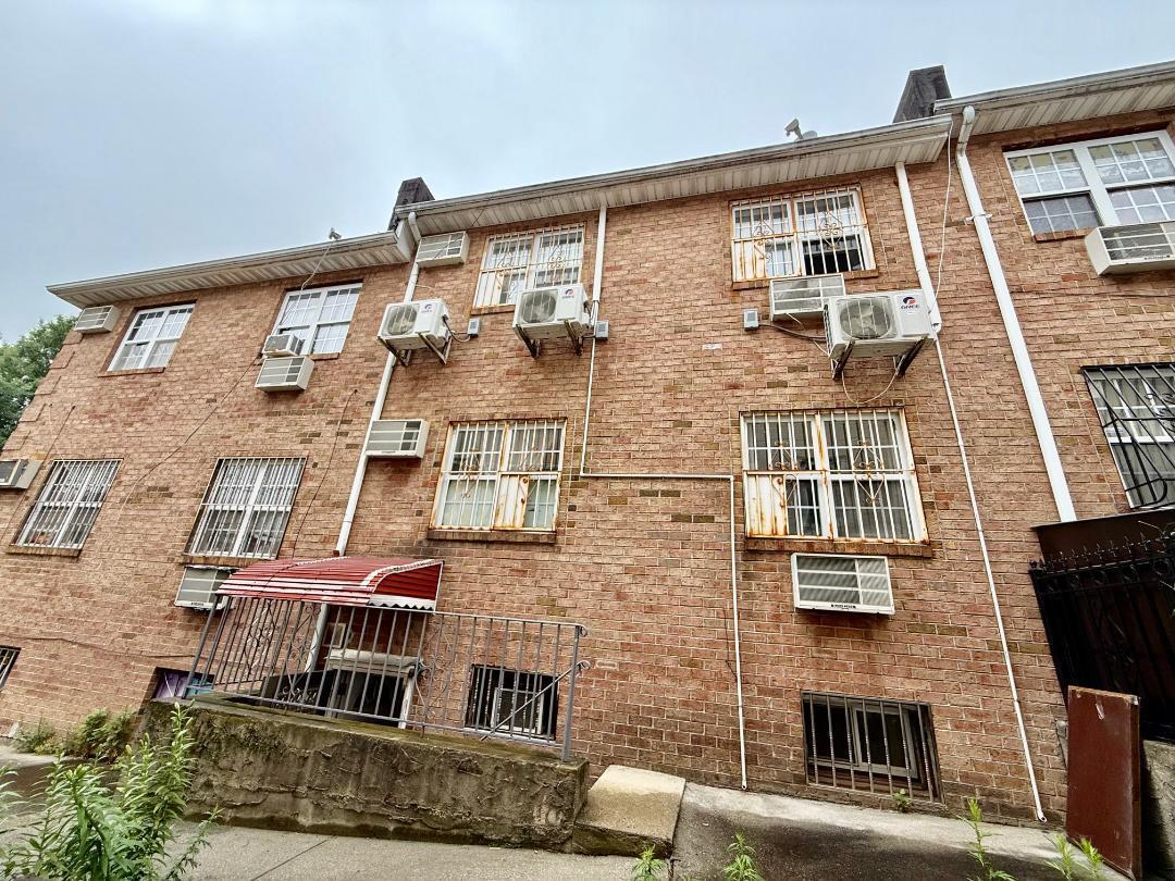 Single Family 57th  Queens, NY 11355, MLS-875444-23