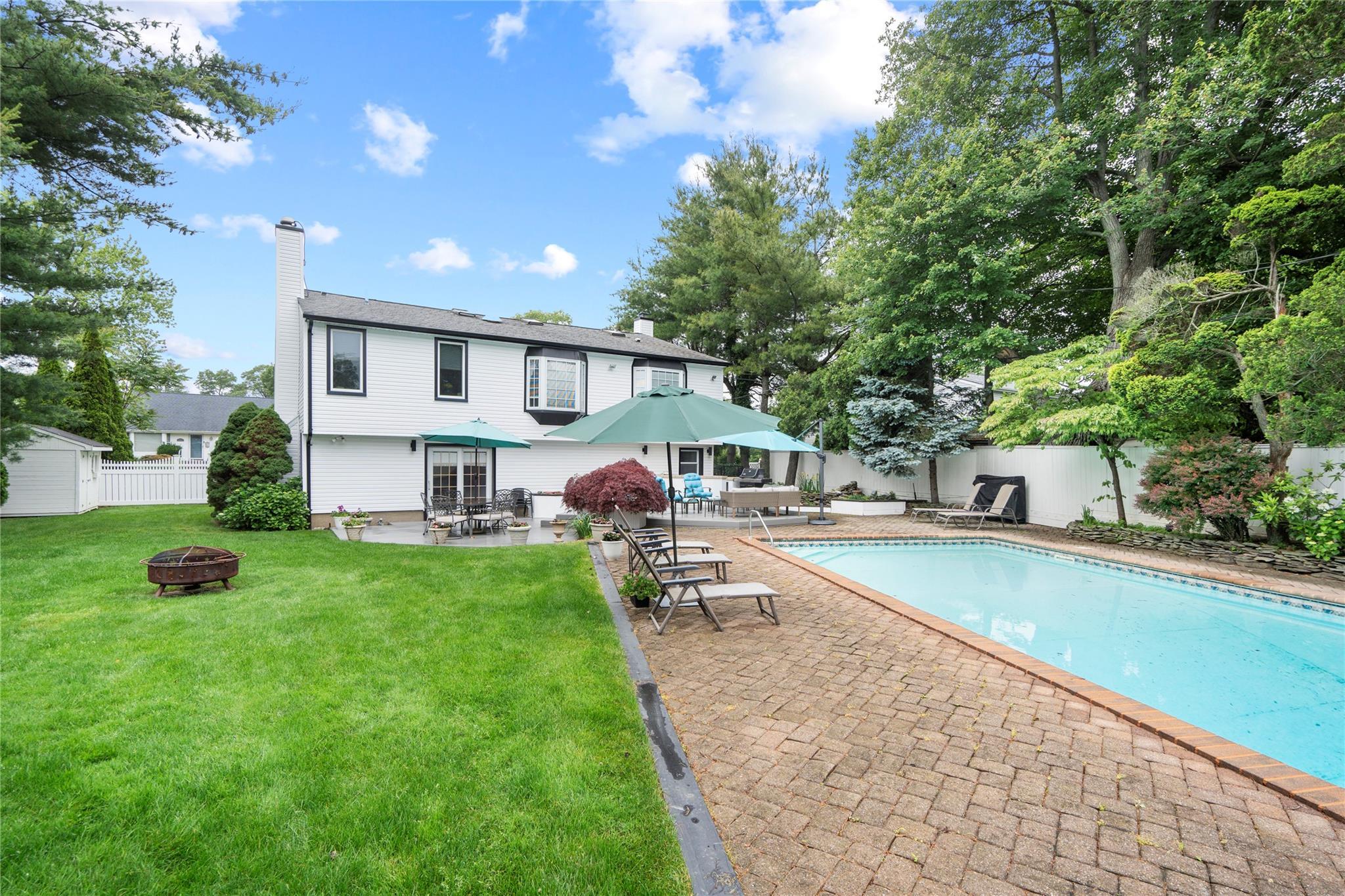 Single Family Ellis  Nassau County, NY 11791, MLS-875447-37
