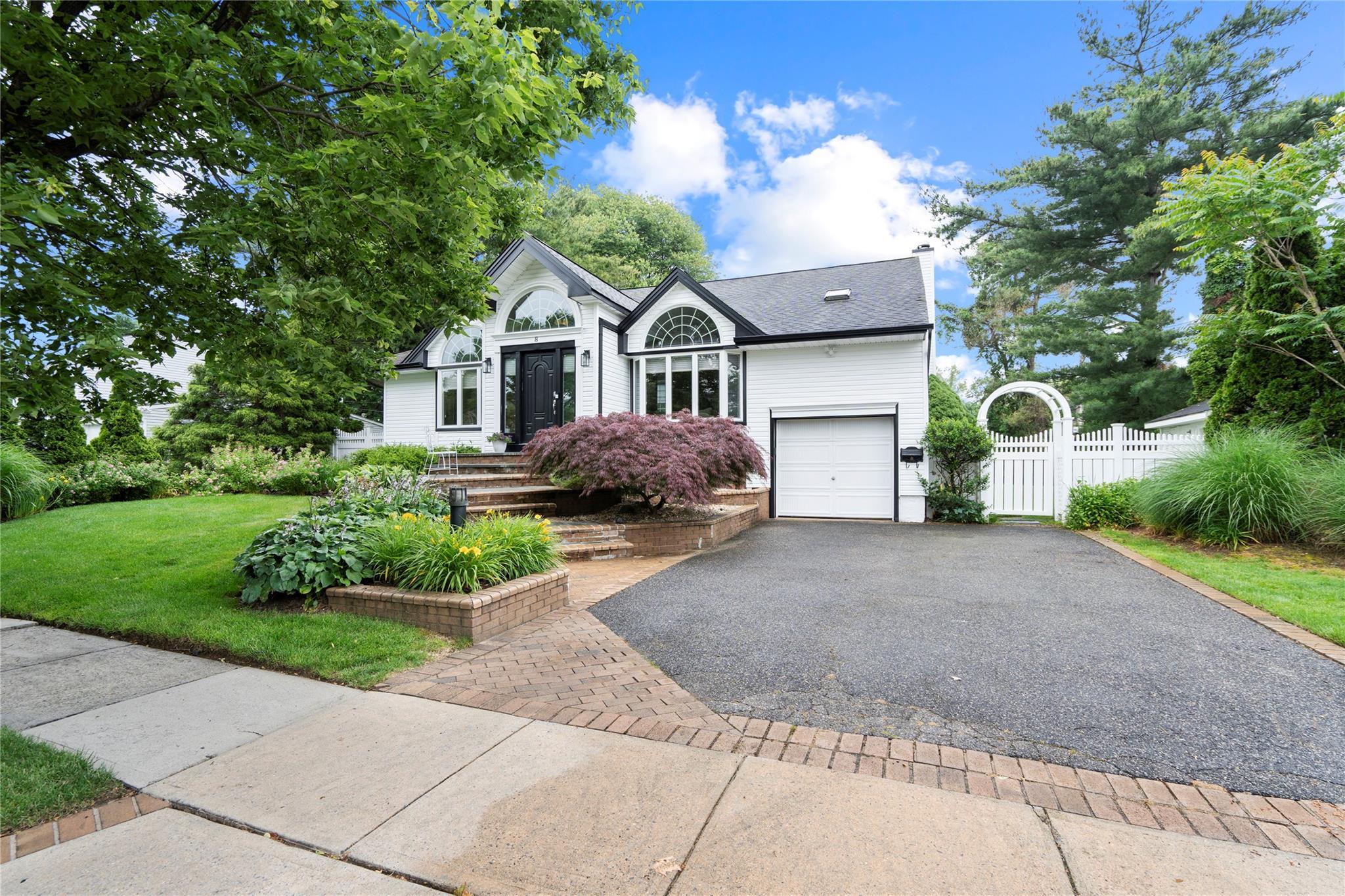 Single Family Ellis  Nassau County, NY 11791, MLS-875447-4