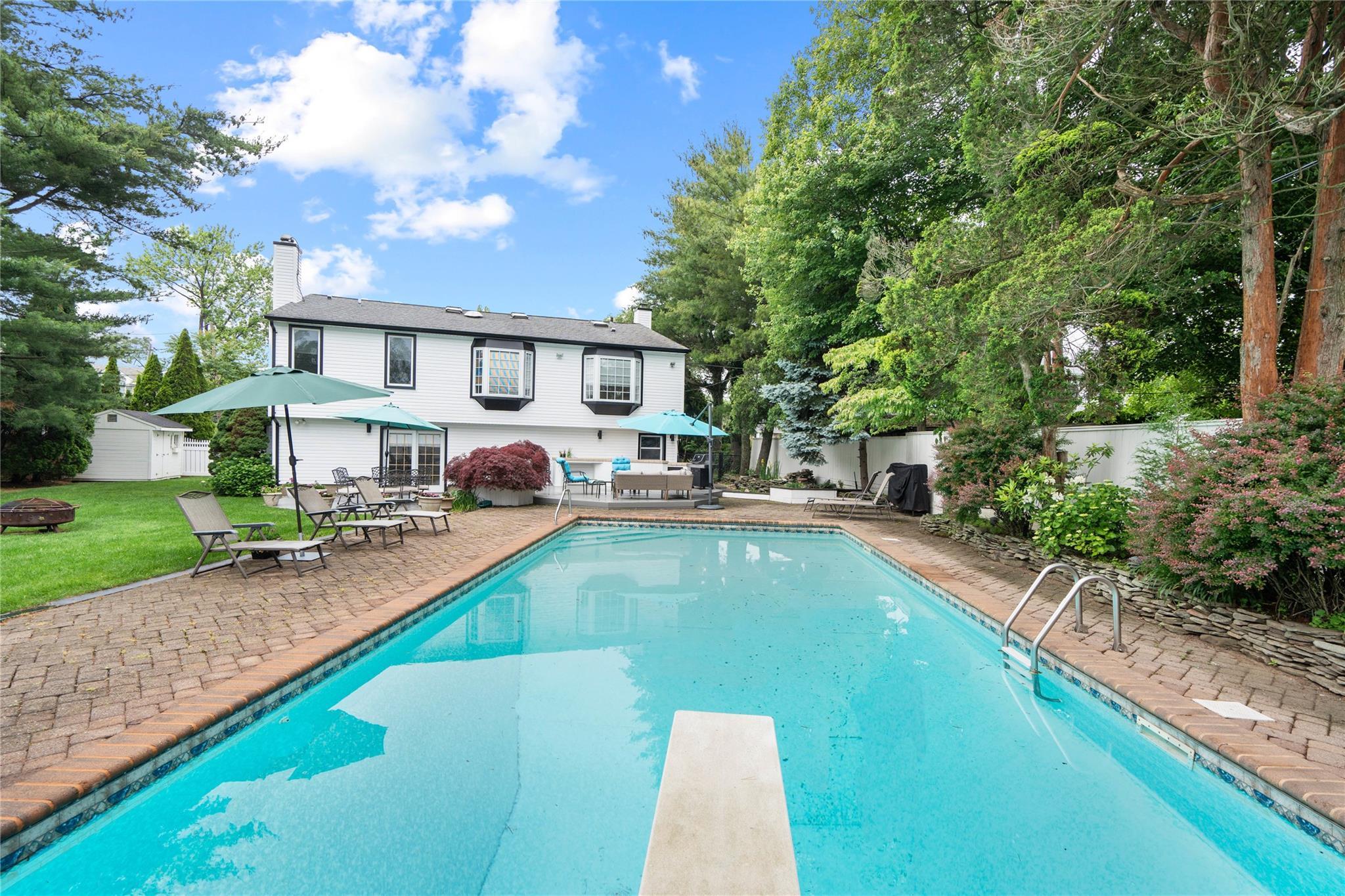 Single Family Ellis  Nassau County, NY 11791, MLS-875447-47