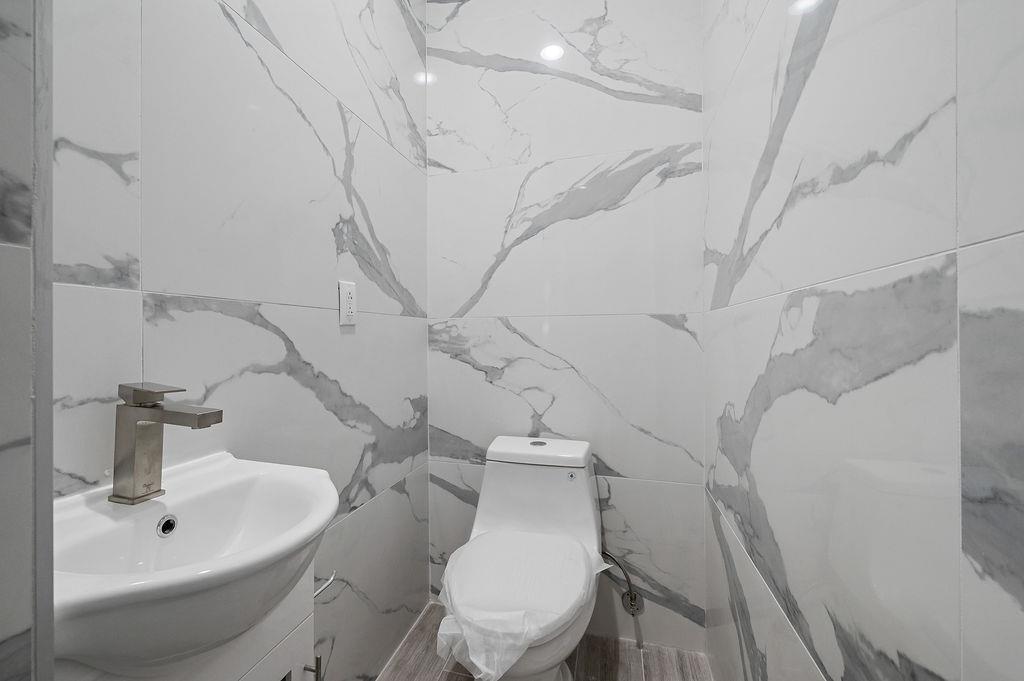 Single Family 49th Queens, NY 11368, MLS-875450-21