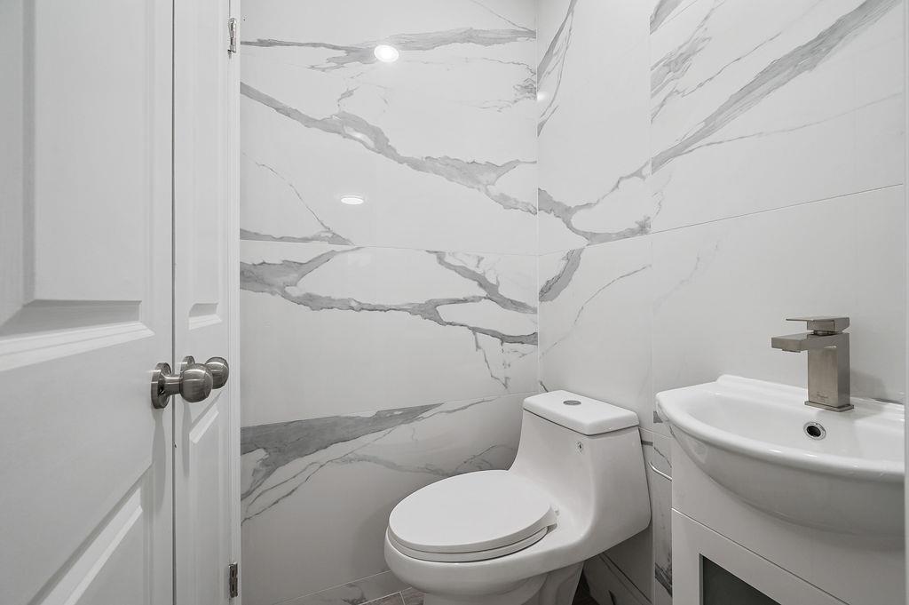 Single Family 49th Queens, NY 11368, MLS-875450-7