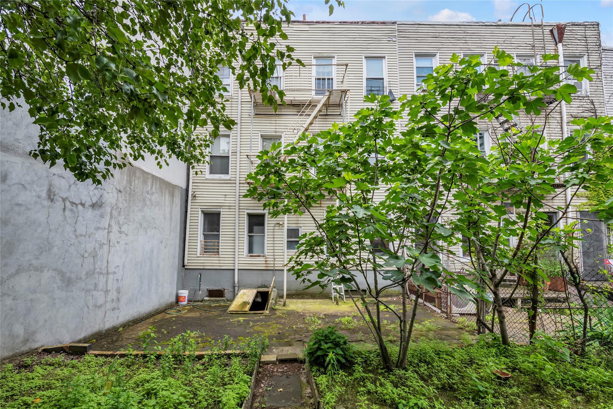 Single Family 51st  Queens, NY 11101, MLS-875477-10