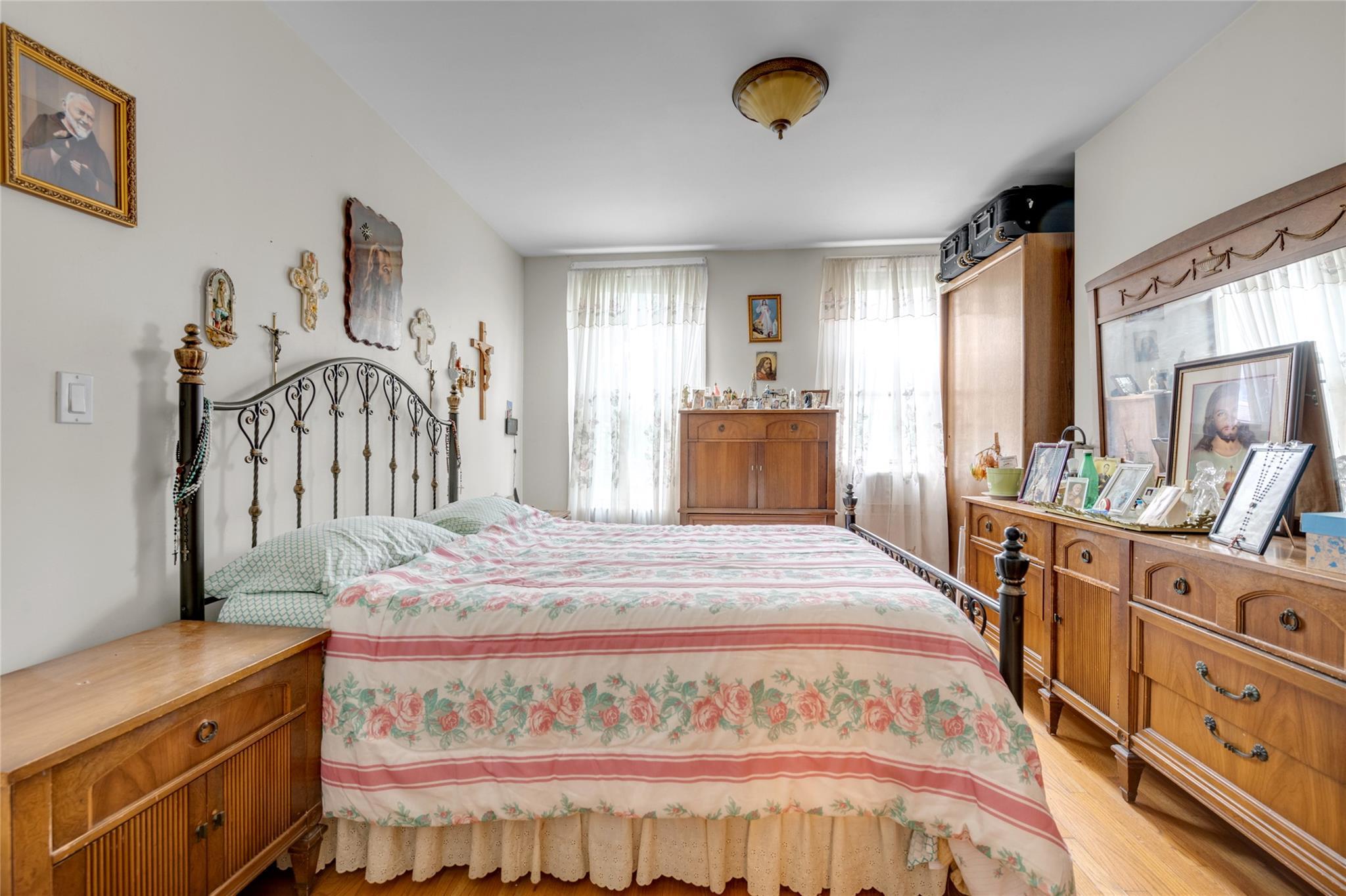 Single Family 51st  Queens, NY 11101, MLS-875477-5